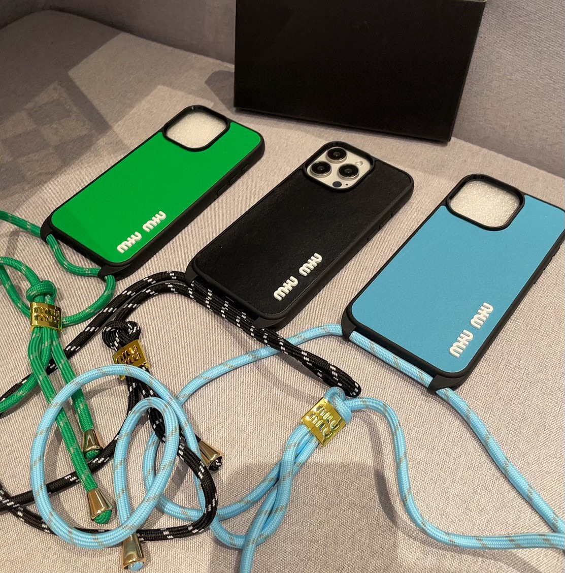 Miumiu’s New iPhone16 Series Cell Phone Shells and Customization Options - 图片 5