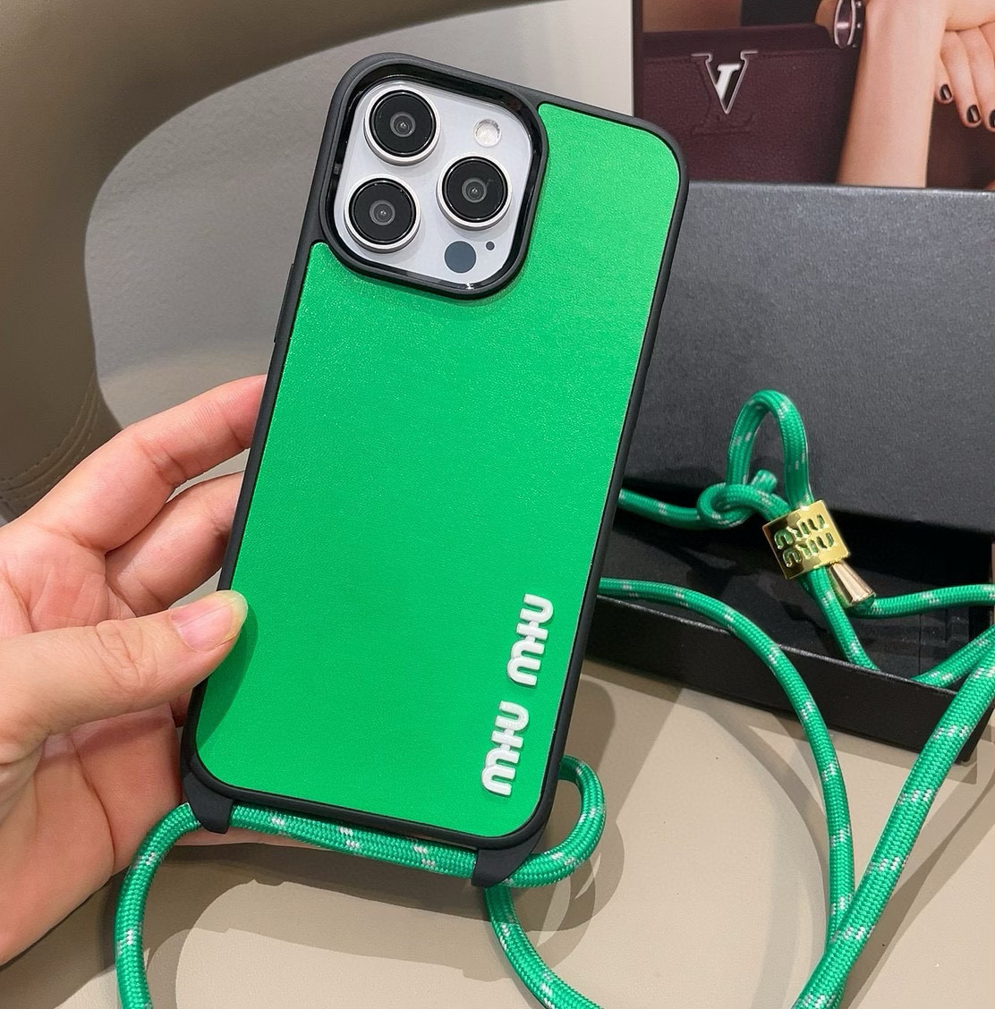 Miumiu’s New iPhone16 Series Cell Phone Shells and Customization Options - 图片 7