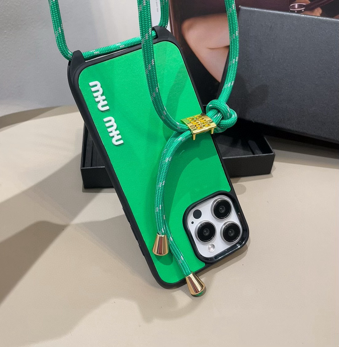 Miumiu’s New iPhone16 Series Cell Phone Shells and Customization Options - 图片 3