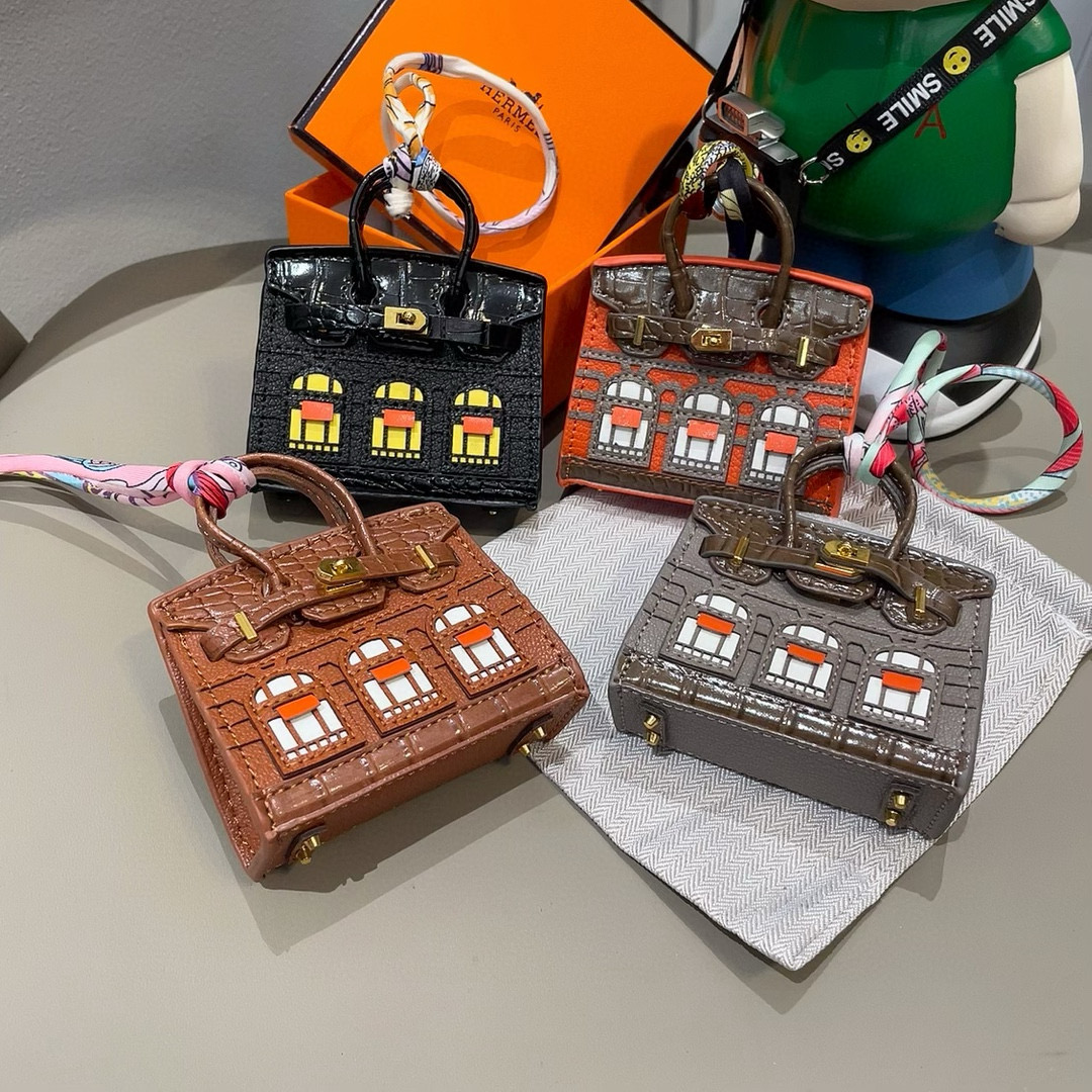 “Stylish Accessories: Platinum Bag, Bluetooth Package, Lipstick, Mini Bag, Dress, Earpiece” - 图片 8