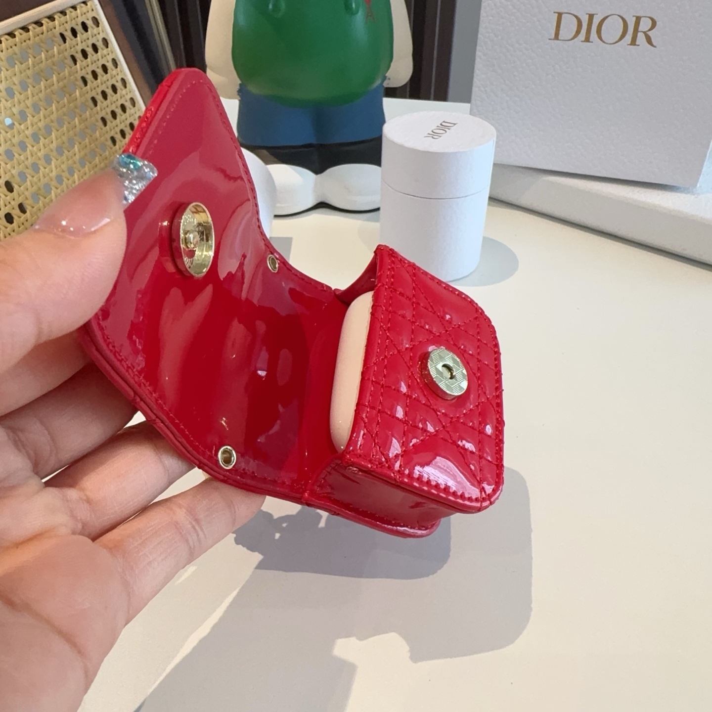Diordio de Cirque Bluetooth Mini-CD Player with Tilt Chain – Compact Package Option - 图片 4