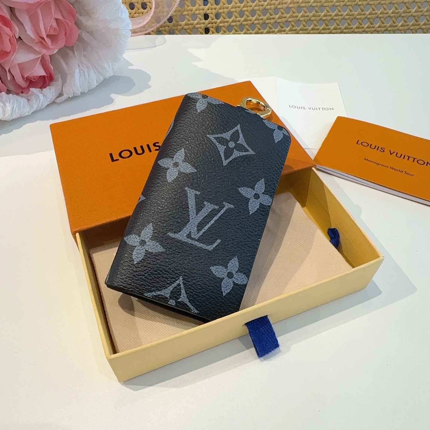  。LV经典老花钥匙包，车钥匙包 挂件配饰