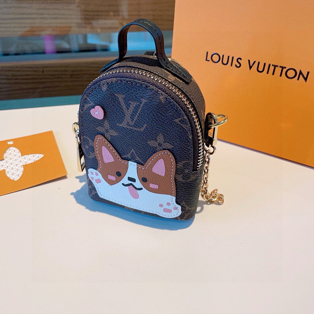 ❗原单货
☀ LOUIS VUITTON 新款卡通链条斜挎小包，mini包包 可装银行卡💄蓝牙耳机…钥匙