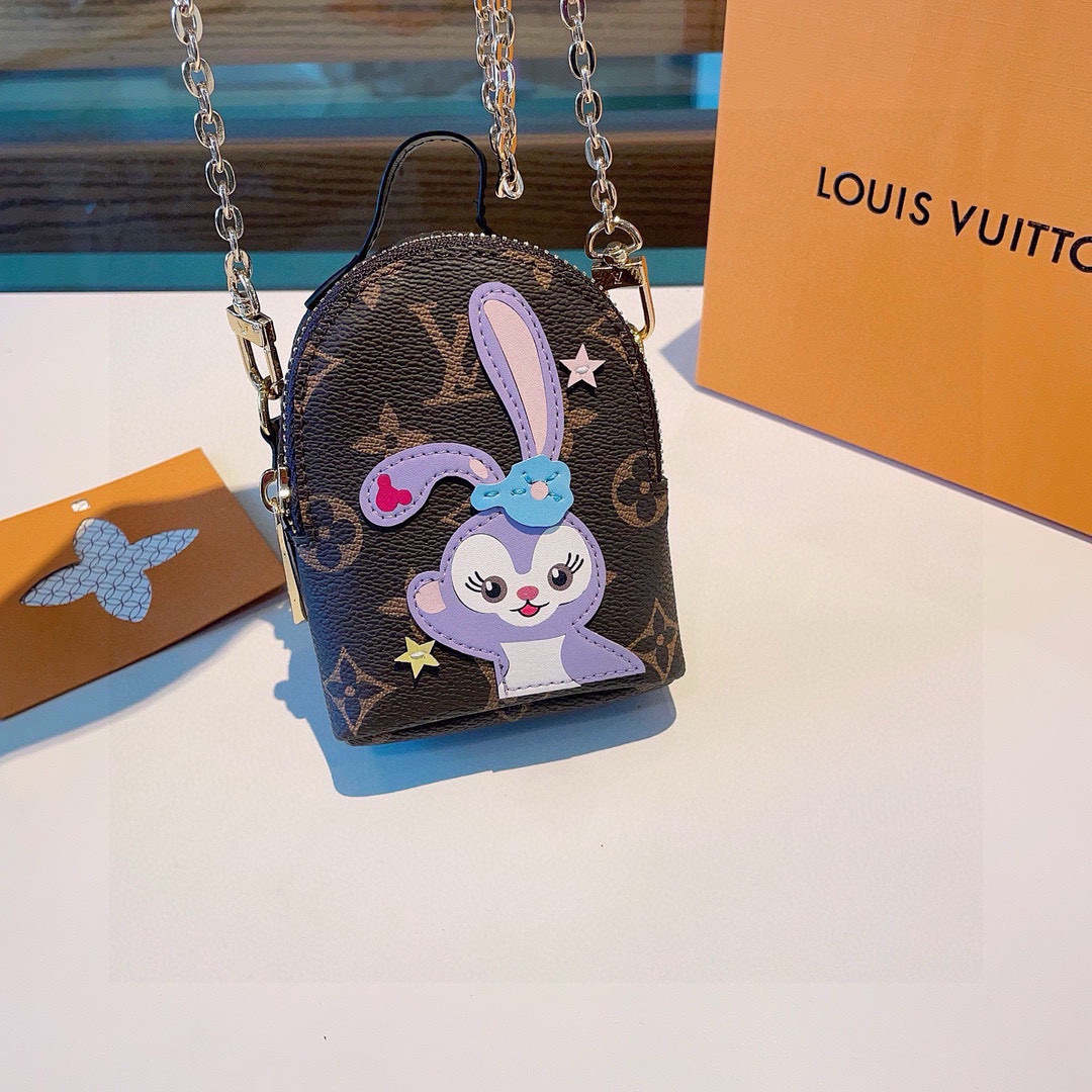 ❗原单货
☀ LOUIS VUITTON 新款卡通链条斜挎小包，mini包包 可装银行卡💄蓝牙耳机…钥匙