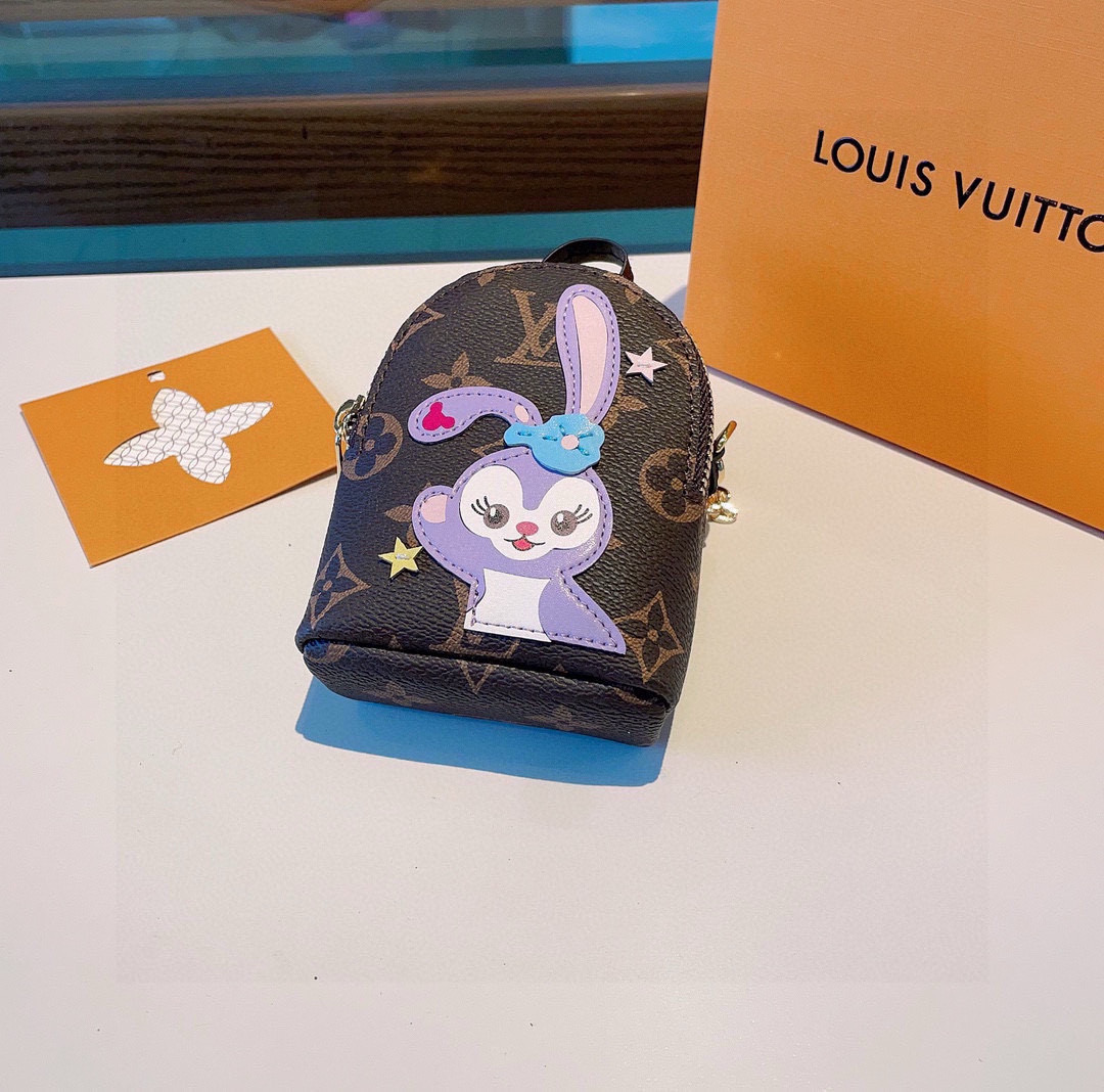❗原单货
☀ LOUIS VUITTON 新款卡通链条斜挎小包，mini包包 可装银行卡💄蓝牙耳机…钥匙