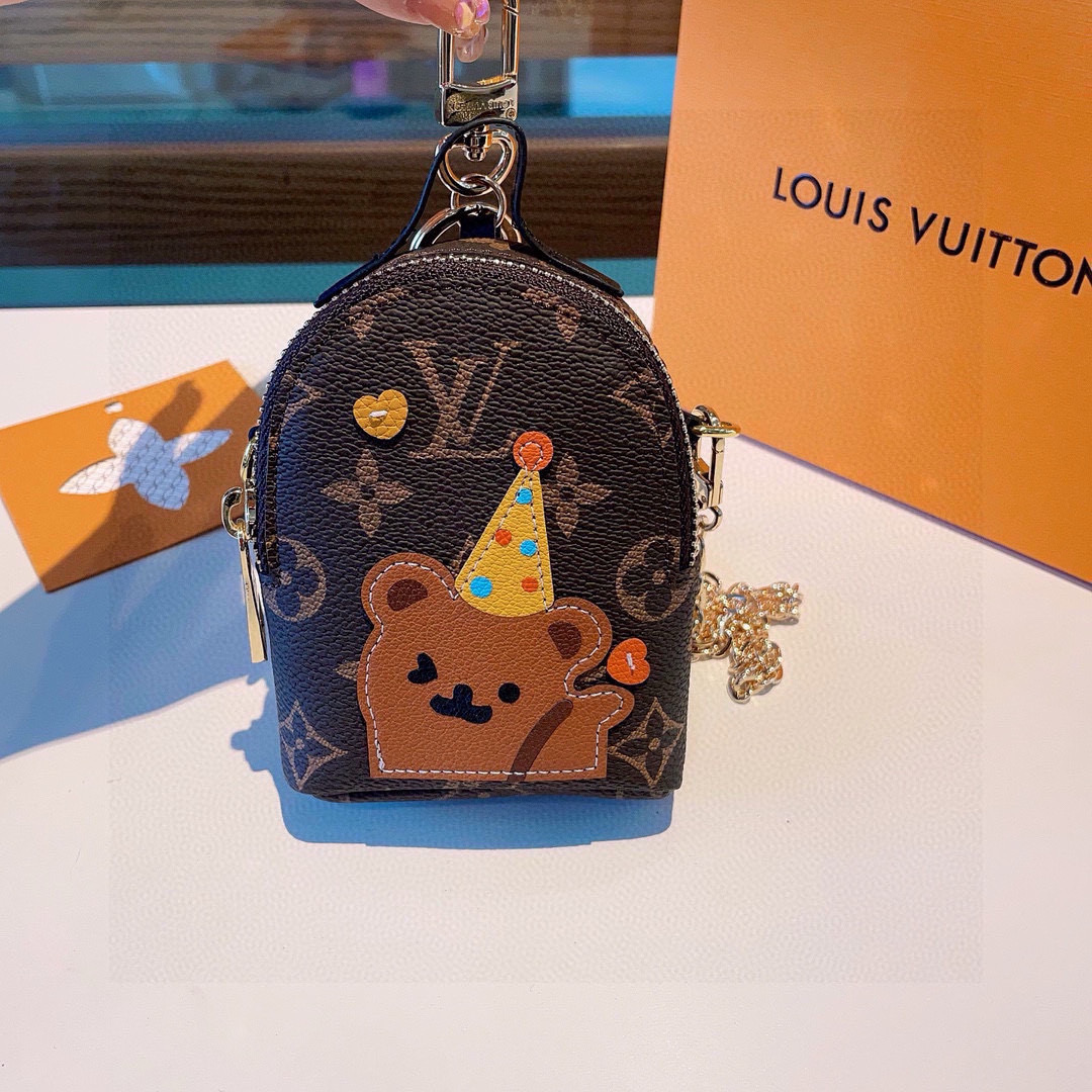 ❗原单货
☀ LOUIS VUITTON 新款卡通链条斜挎小包，mini包包 可装银行卡💄蓝牙耳机…钥匙