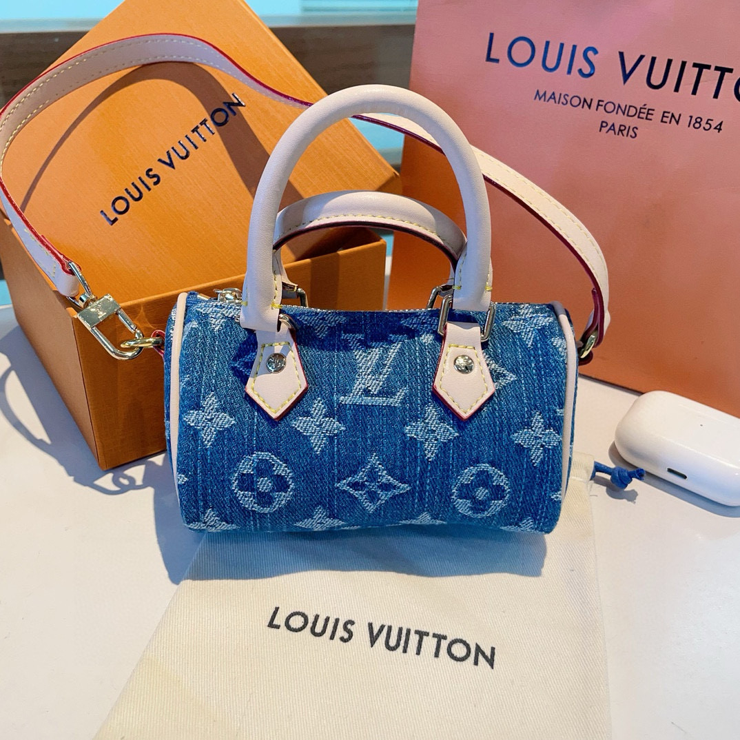   配链条❗️新品❗️LV手提mini牛仔布枕头包 
☀️Louis Vuitton 路易威登lv迷你手