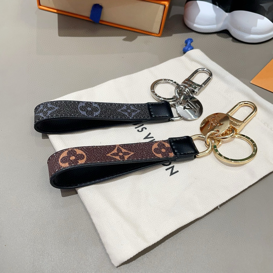  💯💯原单LV 老花&黑花  MONOGRAM ECLIPSE DRAGONNE 包饰与钥匙扣此款Dra