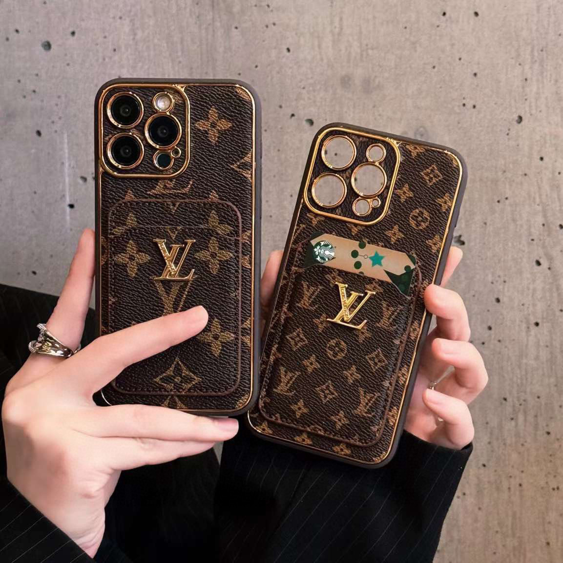 。LV卡包手机壳 肤感二合一电镀老花插卡手机壳
型号:为了不出现报错型号,请打开本机查看手机设置显示的