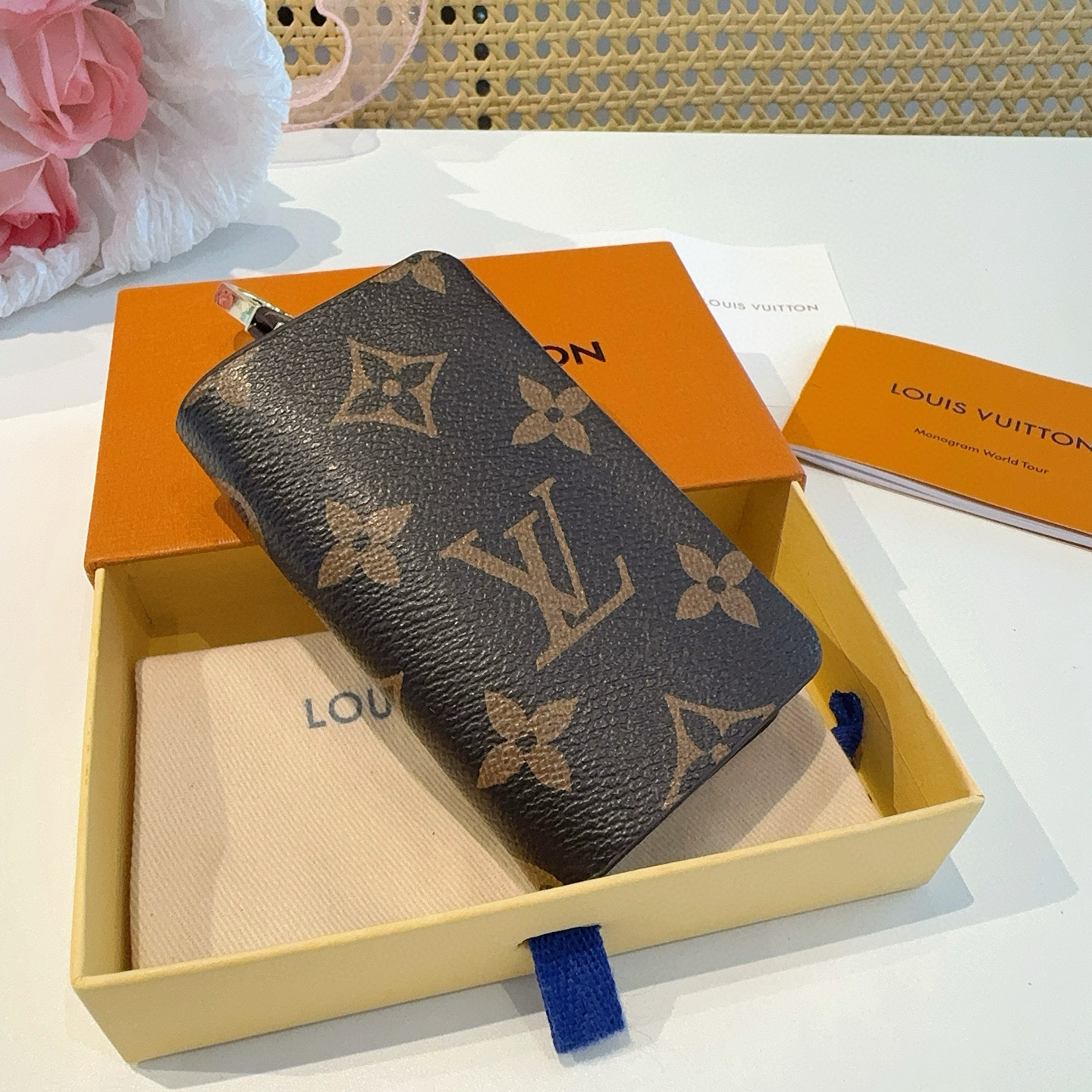  。LV经典老花钥匙包，车钥匙包 挂件配饰