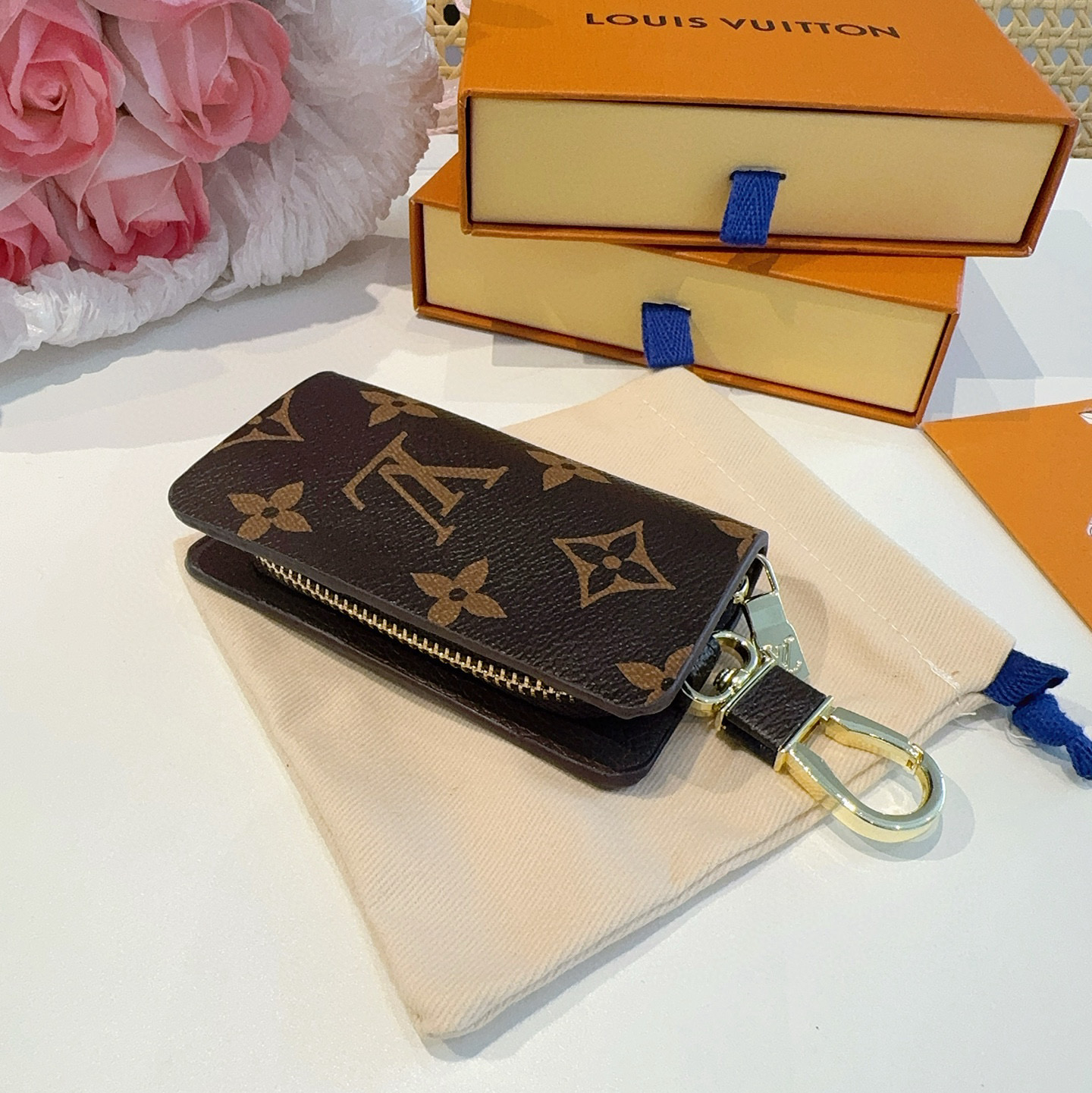  。LV经典老花钥匙包，车钥匙包 挂件配饰