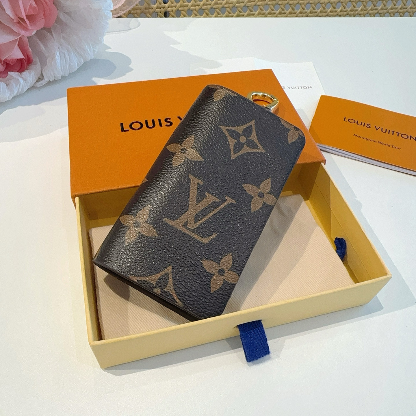  。LV经典老花钥匙包，车钥匙包 挂件配饰