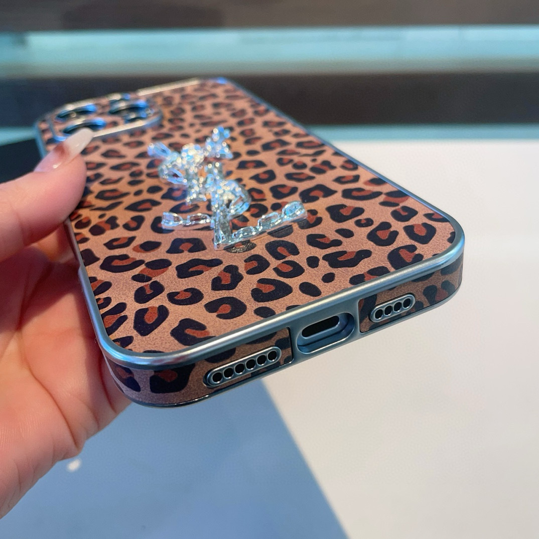 💕新品💕✨YSL圣罗兰豹纹电镀贴皮手机壳 全包精孔摄像头 电镀侧边全包边TPU材质 时尚潮流款 手感舒