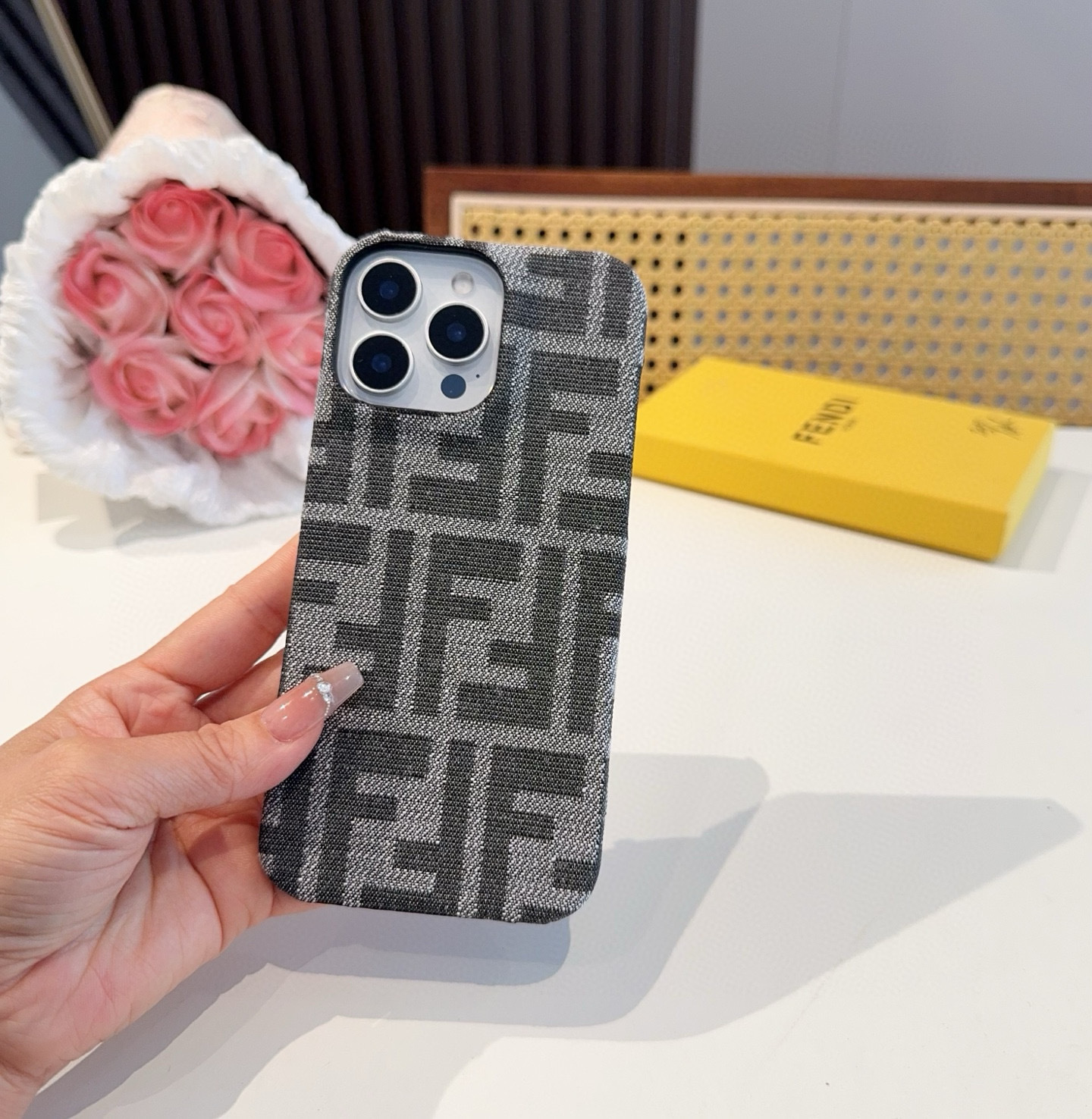 💗Fendi芬迪经典FF老花手机壳
型号:为了不出现报错型号,请打开本机查看手机设置显示的型号⚠️⚠