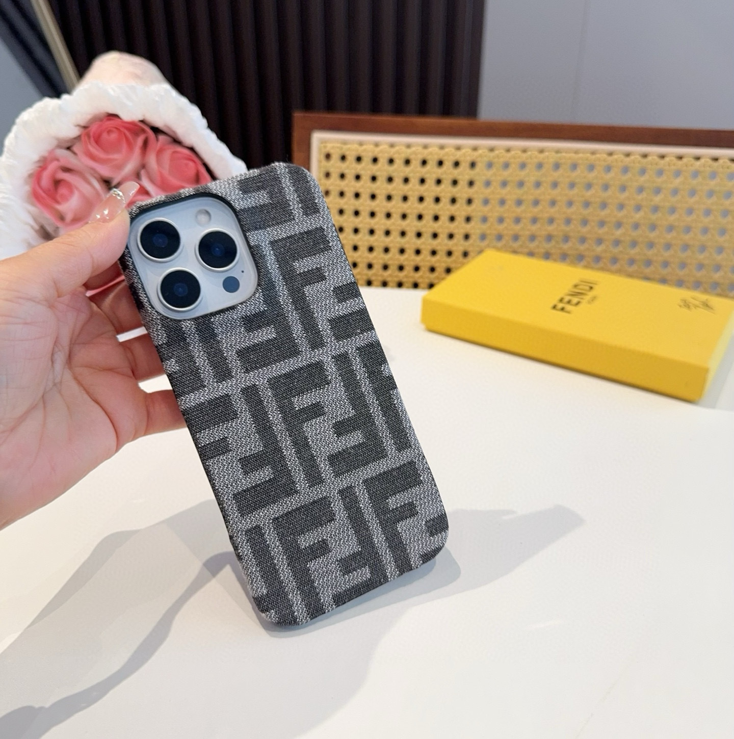 💗Fendi芬迪经典FF老花手机壳
型号:为了不出现报错型号,请打开本机查看手机设置显示的型号⚠️⚠