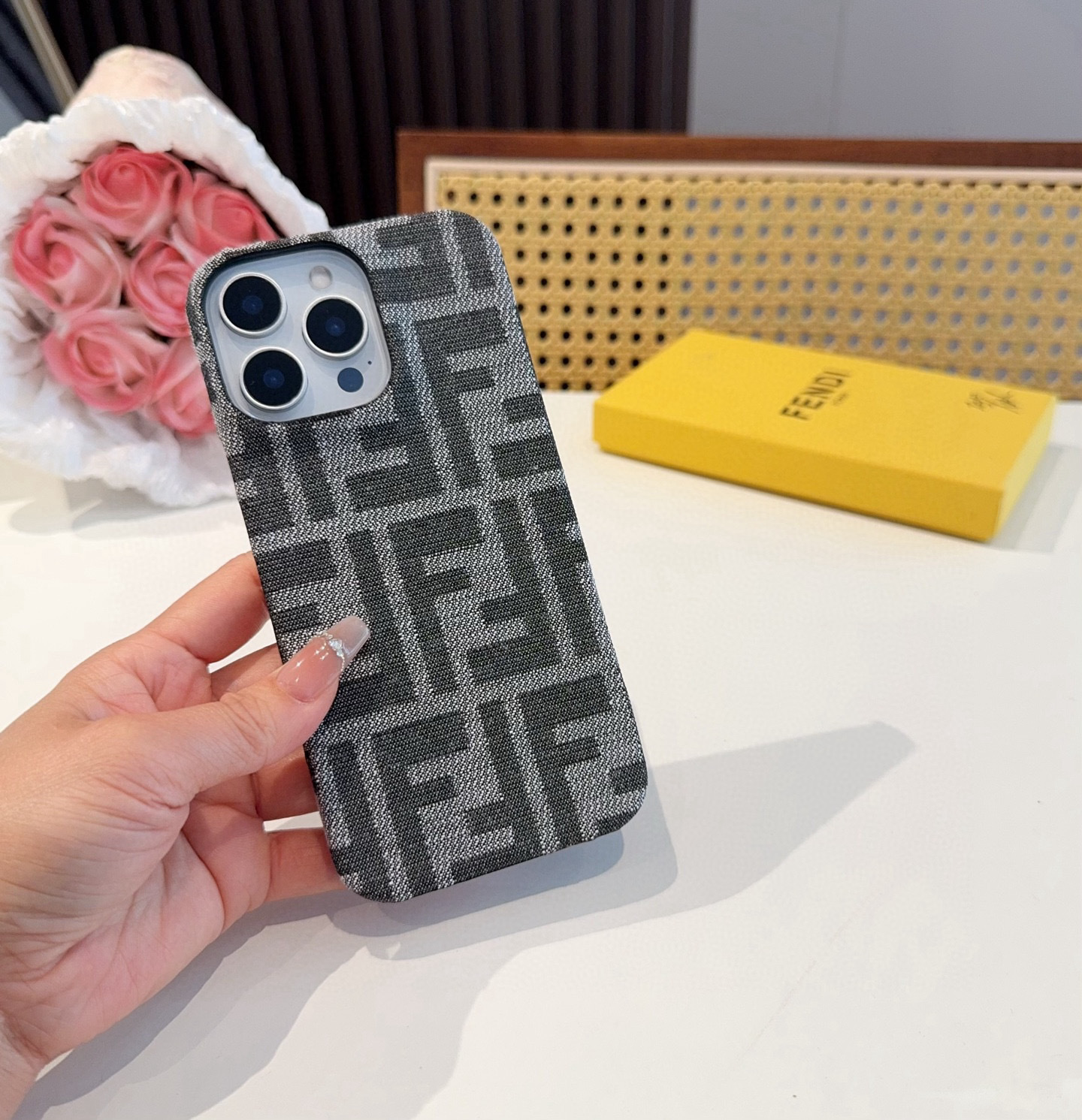 💗Fendi芬迪经典FF老花手机壳
型号:为了不出现报错型号,请打开本机查看手机设置显示的型号⚠️⚠