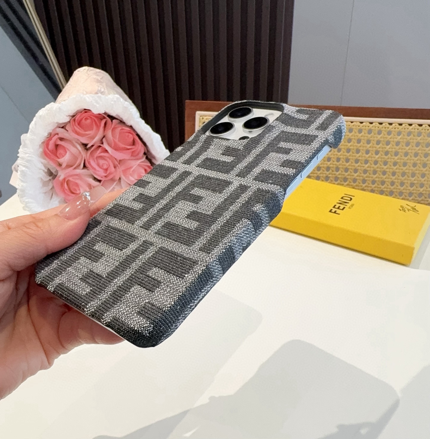 💗Fendi芬迪经典FF老花手机壳
型号:为了不出现报错型号,请打开本机查看手机设置显示的型号⚠️⚠