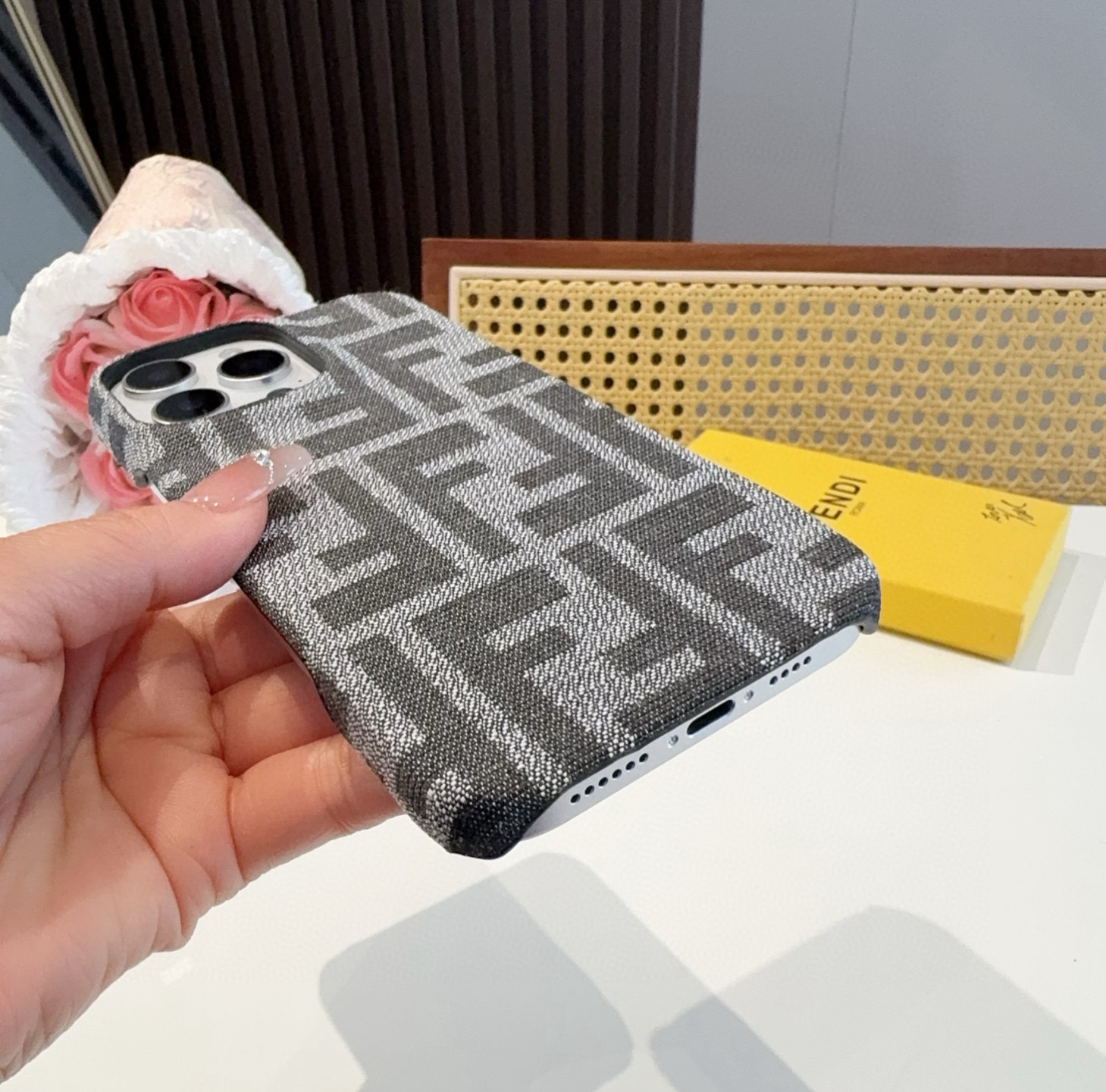 💗Fendi芬迪经典FF老花手机壳
型号:为了不出现报错型号,请打开本机查看手机设置显示的型号⚠️⚠