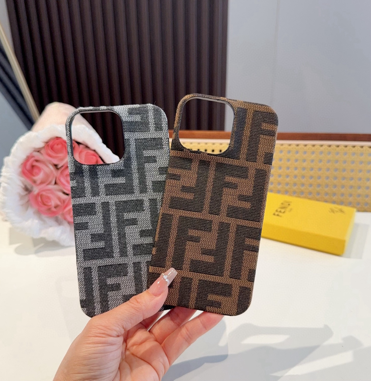 💗Fendi芬迪经典FF老花手机壳
型号:为了不出现报错型号,请打开本机查看手机设置显示的型号⚠️⚠