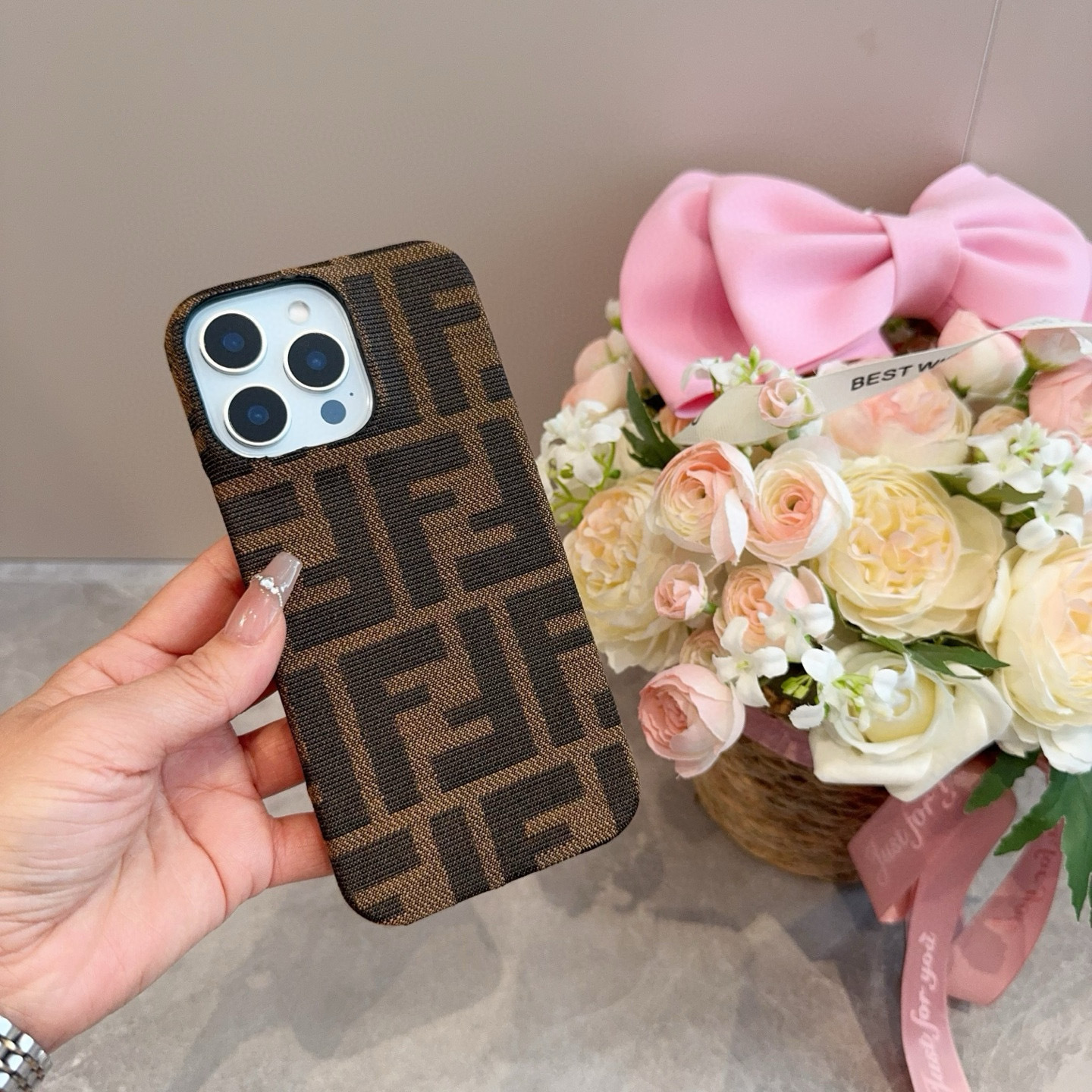 💗Fendi芬迪经典FF老花手机壳
型号:为了不出现报错型号,请打开本机查看手机设置显示的型号⚠️⚠