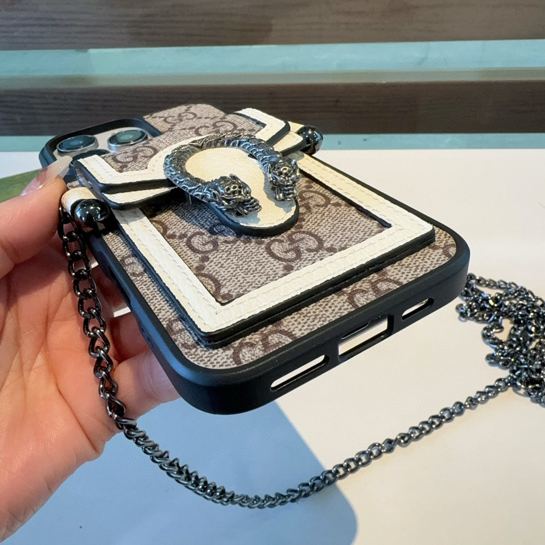 。。蛇🐍年爆款 Gucci古驰贴皮酒神系列蛇头卡包手机壳 斜挎手机壳
型号:为了不出现报错型号,请打开