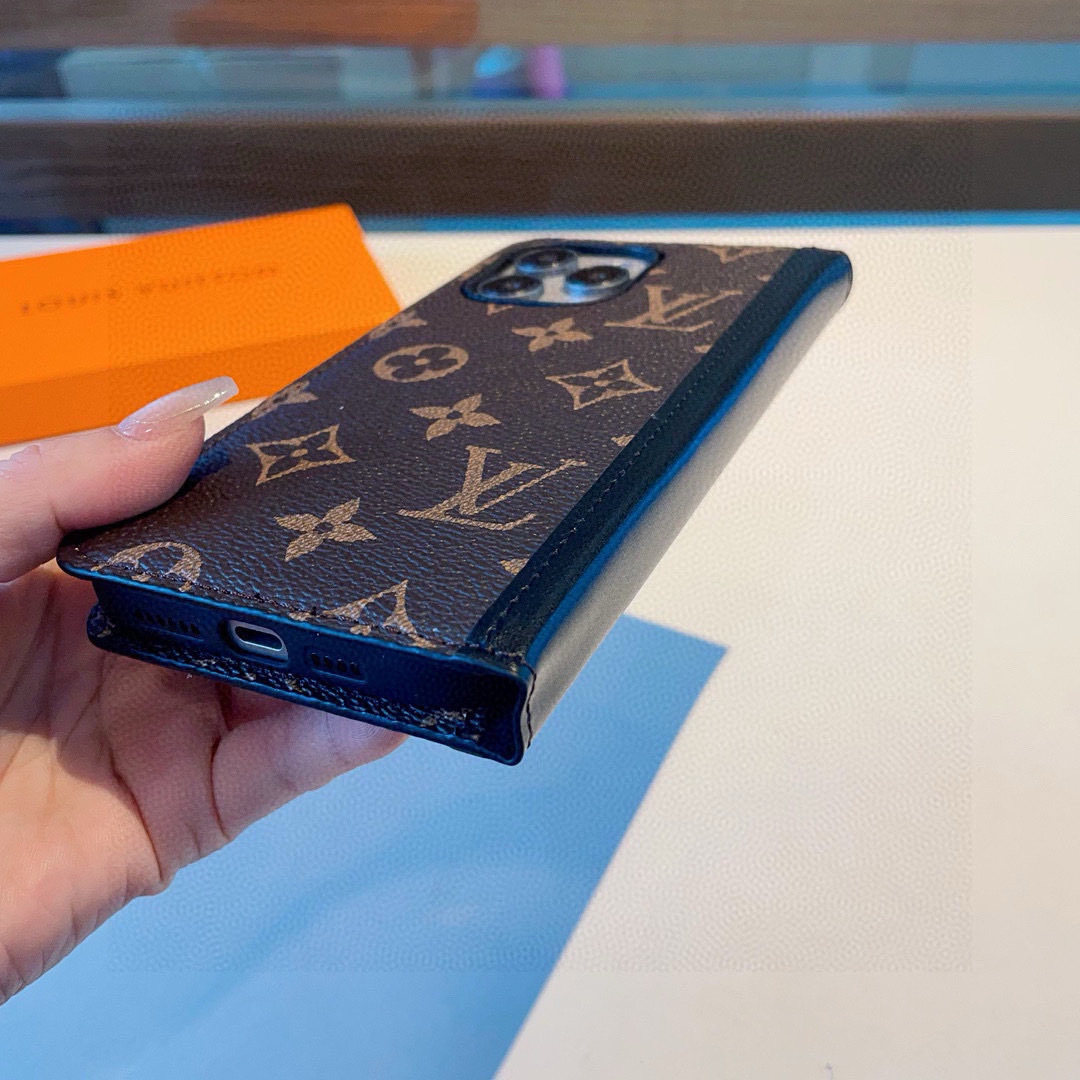 上新🎉🎉🎉🎉
LV老花拼接原版皮套 卡套 官网同步经典老花手机套 配手机壳
型号:为了不出现报错型号