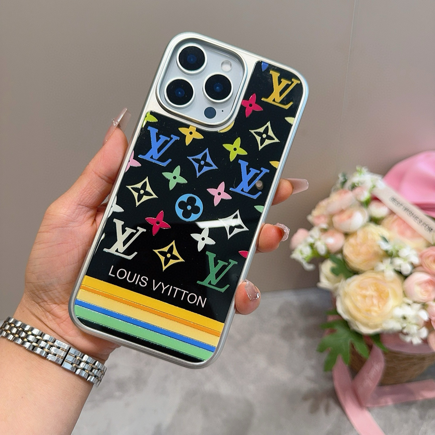。 LV新品手机壳 新工艺鎏金工艺玻璃壳
烟花 电镀玻璃磁吸手机壳
型号:为了不出现报错型号,请打开本