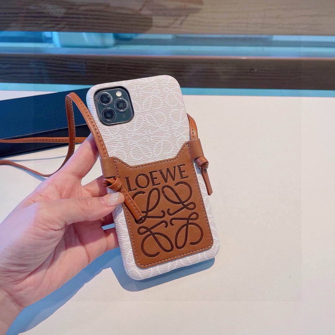 ✨新款上架✨
🌟Loewe罗意威斜挎卡包手机壳🤎🖤🤍iPhone16型号已出货 型号:为了不出现报错型