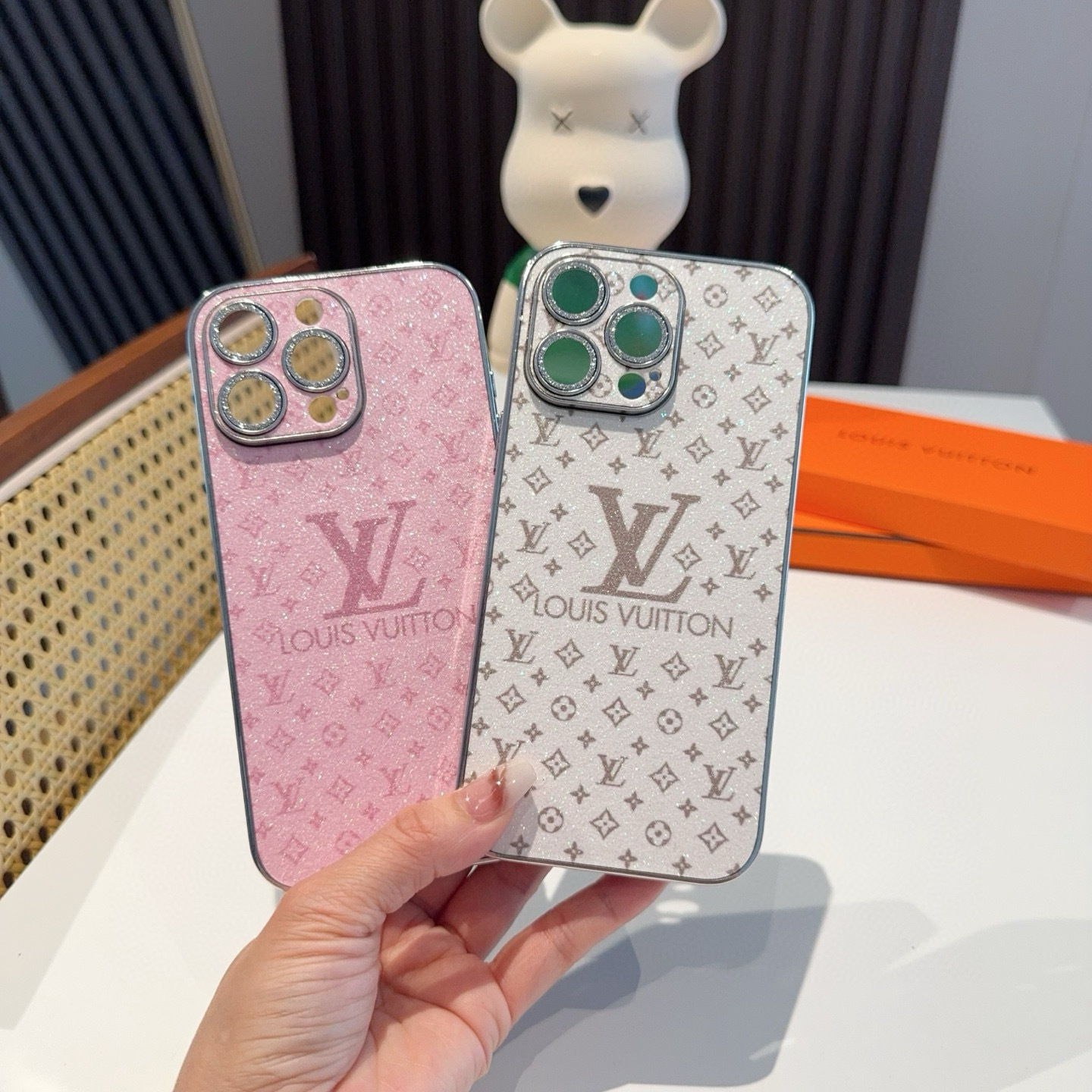 💕新品💕✨LV手机壳 电镀边闪粉镜头膜 全包壳
型号:为了不出现报错型号,请打开本机查看手机设置显示的型