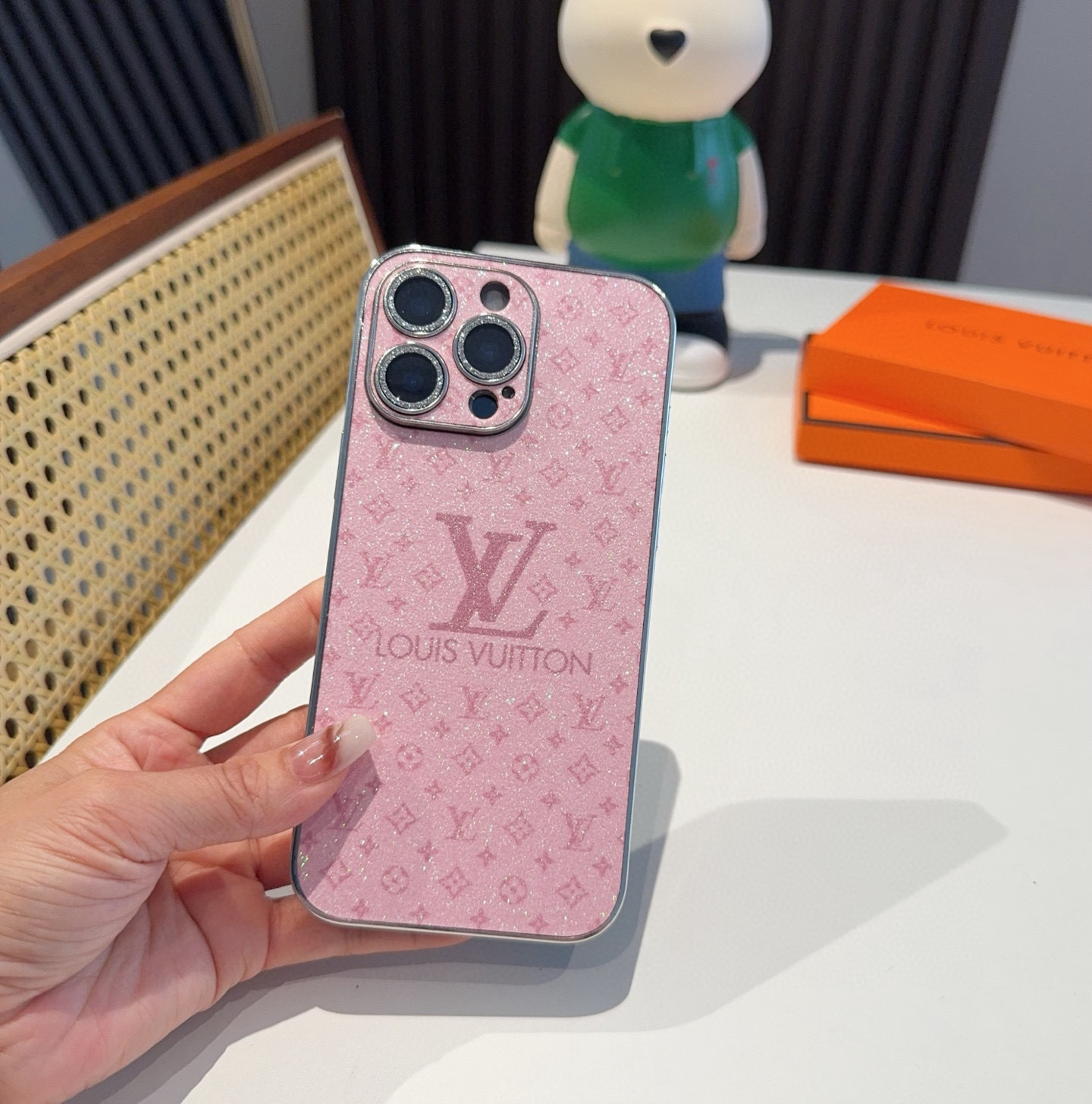 💕新品💕✨LV手机壳 电镀边闪粉镜头膜 全包壳
型号:为了不出现报错型号,请打开本机查看手机设置显示的型