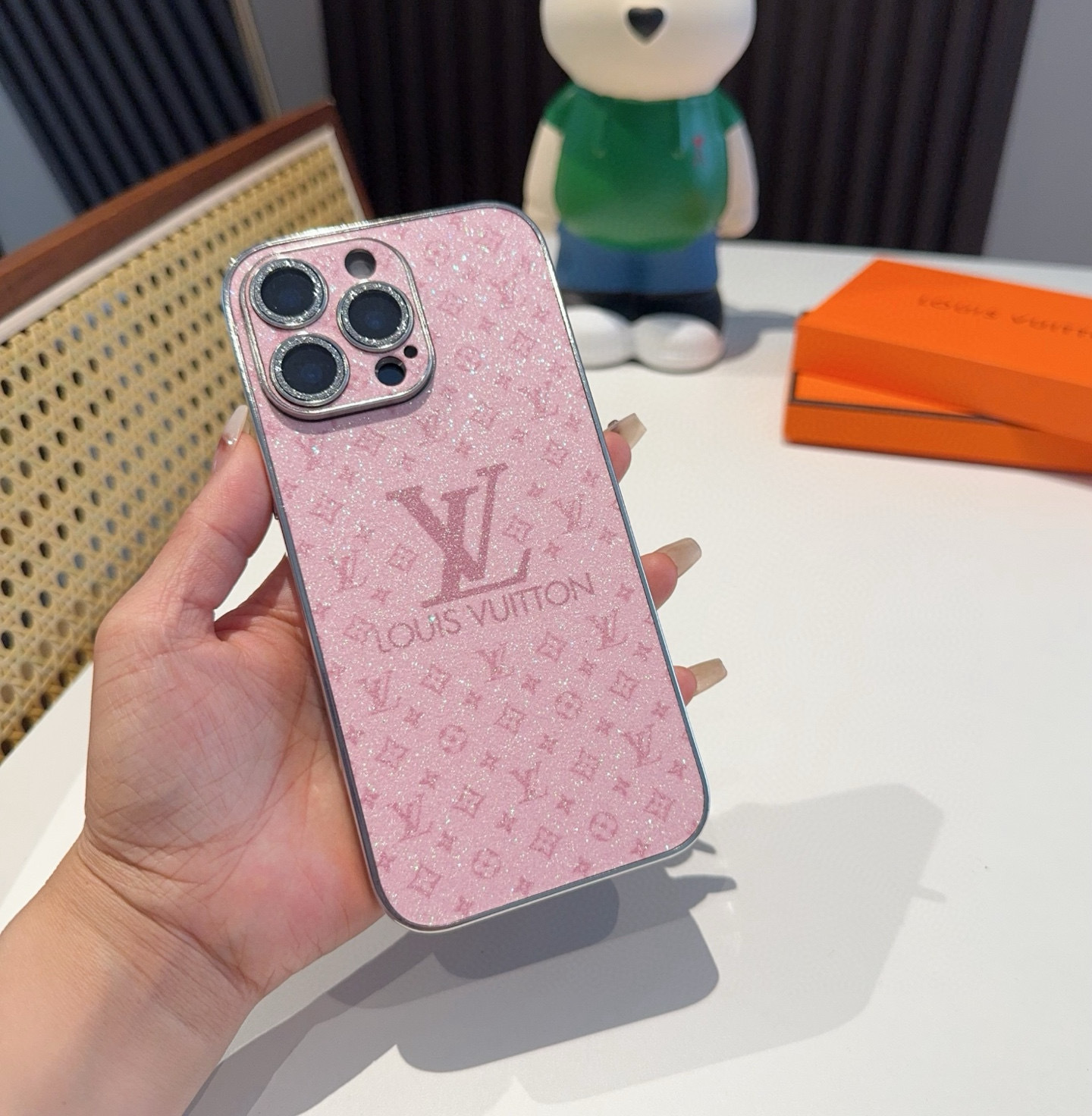 💕新品💕✨LV手机壳 电镀边闪粉镜头膜 全包壳
型号:为了不出现报错型号,请打开本机查看手机设置显示的型