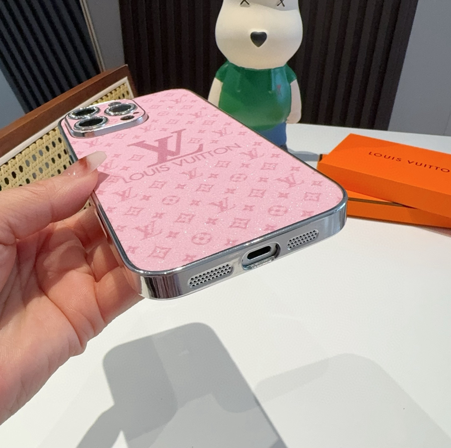 💕新品💕✨LV手机壳 电镀边闪粉镜头膜 全包壳
型号:为了不出现报错型号,请打开本机查看手机设置显示的型