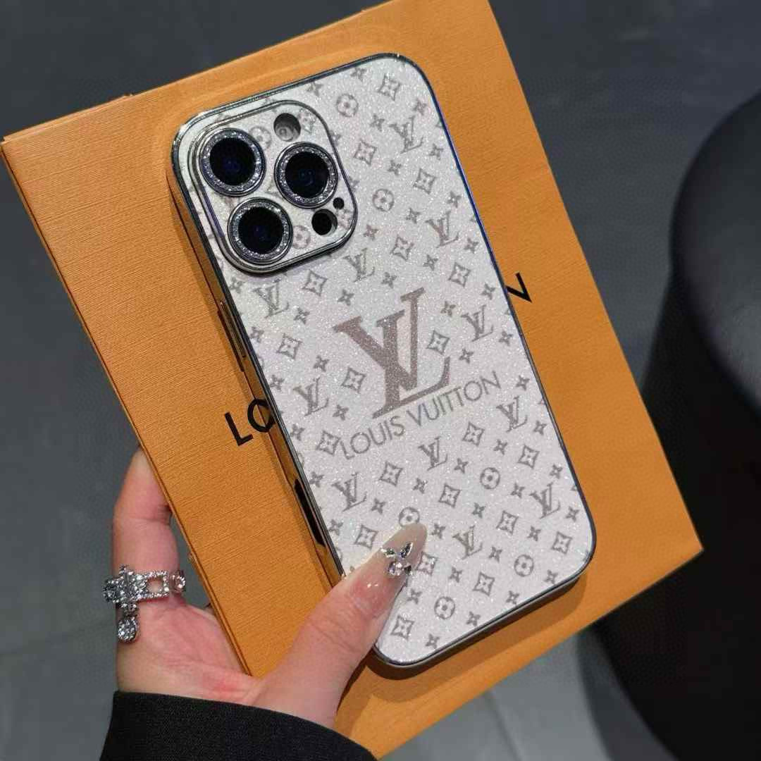 💕新品💕✨LV手机壳 电镀边闪粉镜头膜 全包壳
型号:为了不出现报错型号,请打开本机查看手机设置显示的型
