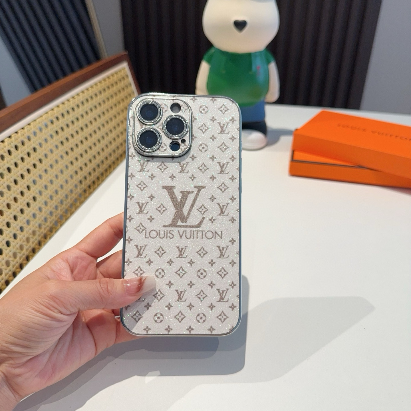 💕新品💕✨LV手机壳 电镀边闪粉镜头膜 全包壳
型号:为了不出现报错型号,请打开本机查看手机设置显示的型