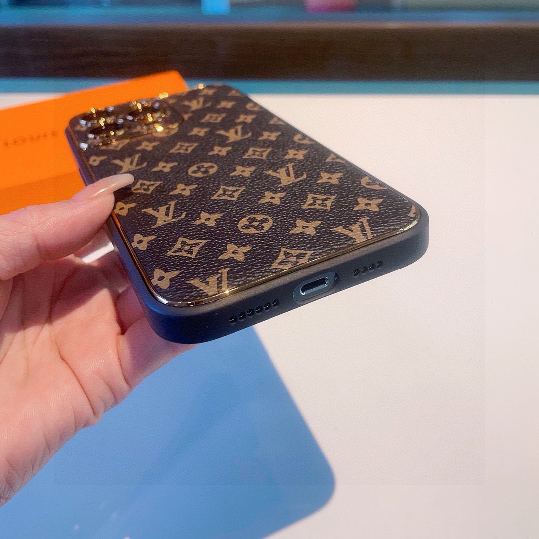 💗lv经典电镀老花手机壳 二合一全包新材料,手感舒适!
型号:为了不出现报错型号,请打开本机查看手机设置