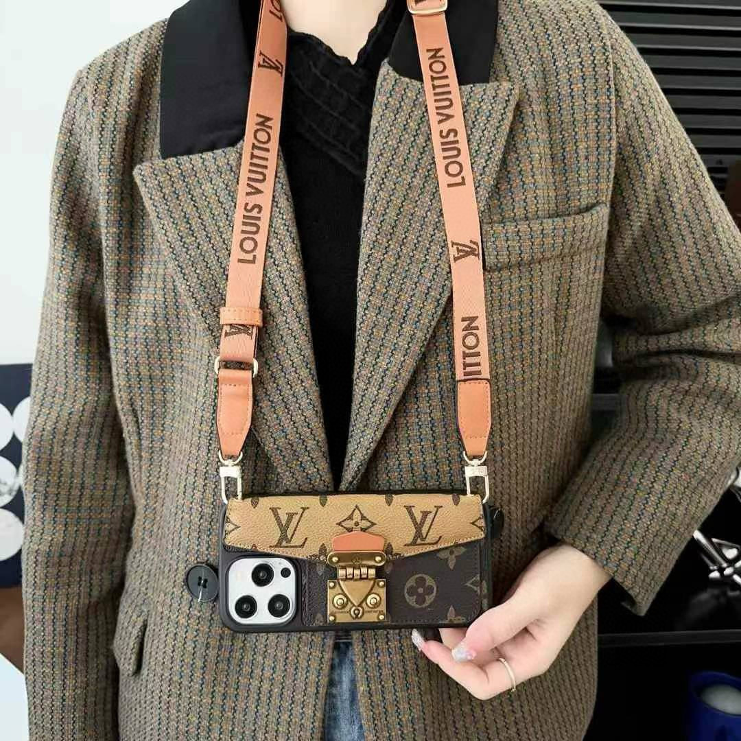 。LV邮差包卡包手机壳 斜挎手机壳 老花上下翻盖全包壳
型号:为了不出现报错型号,请打开本机查看手机