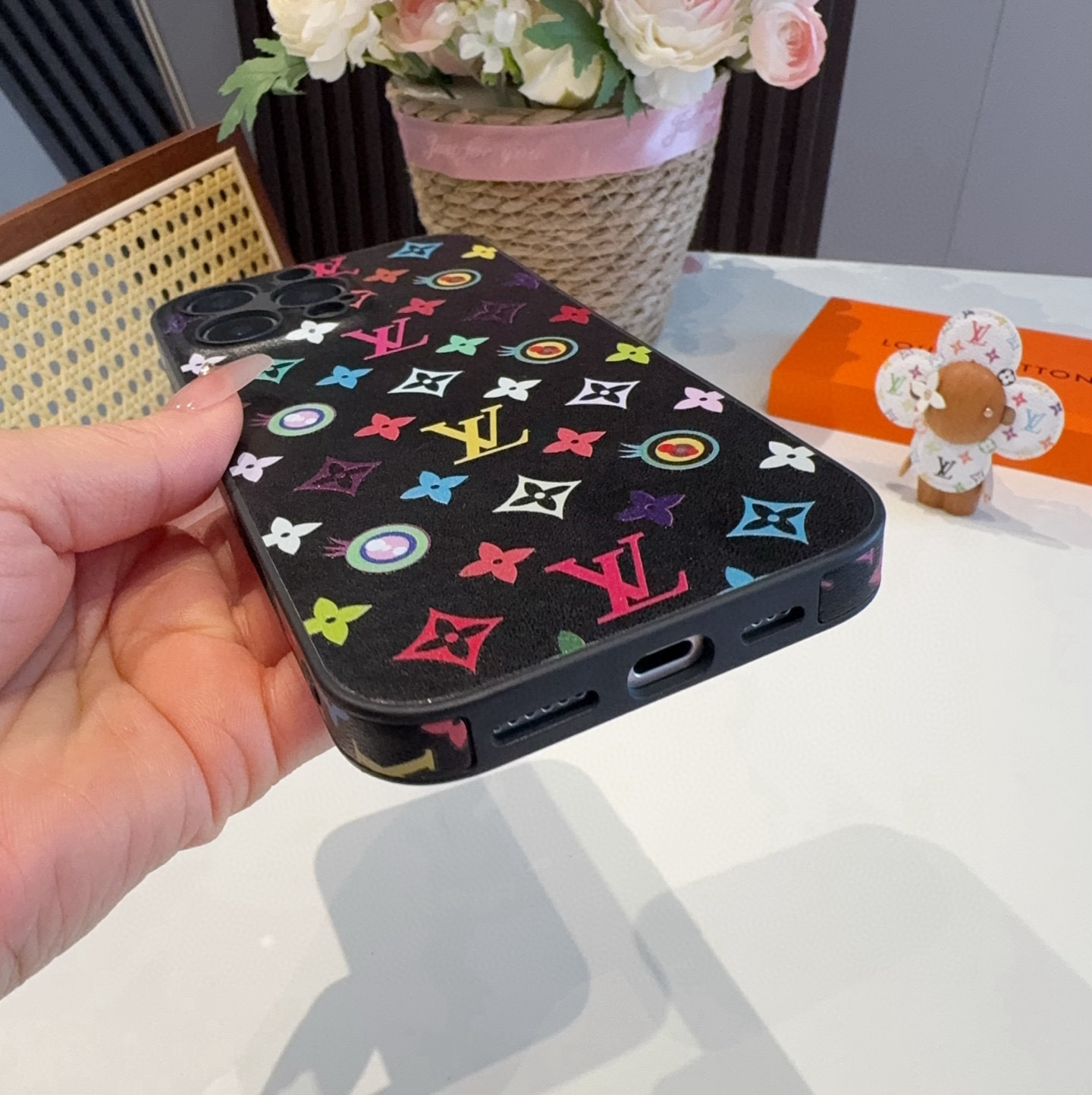。Lv村上隆33彩 白三彩 黑三彩手机壳 Lv全包围边皮质手机壳
型号:为了不出现报错型号,请打开本机