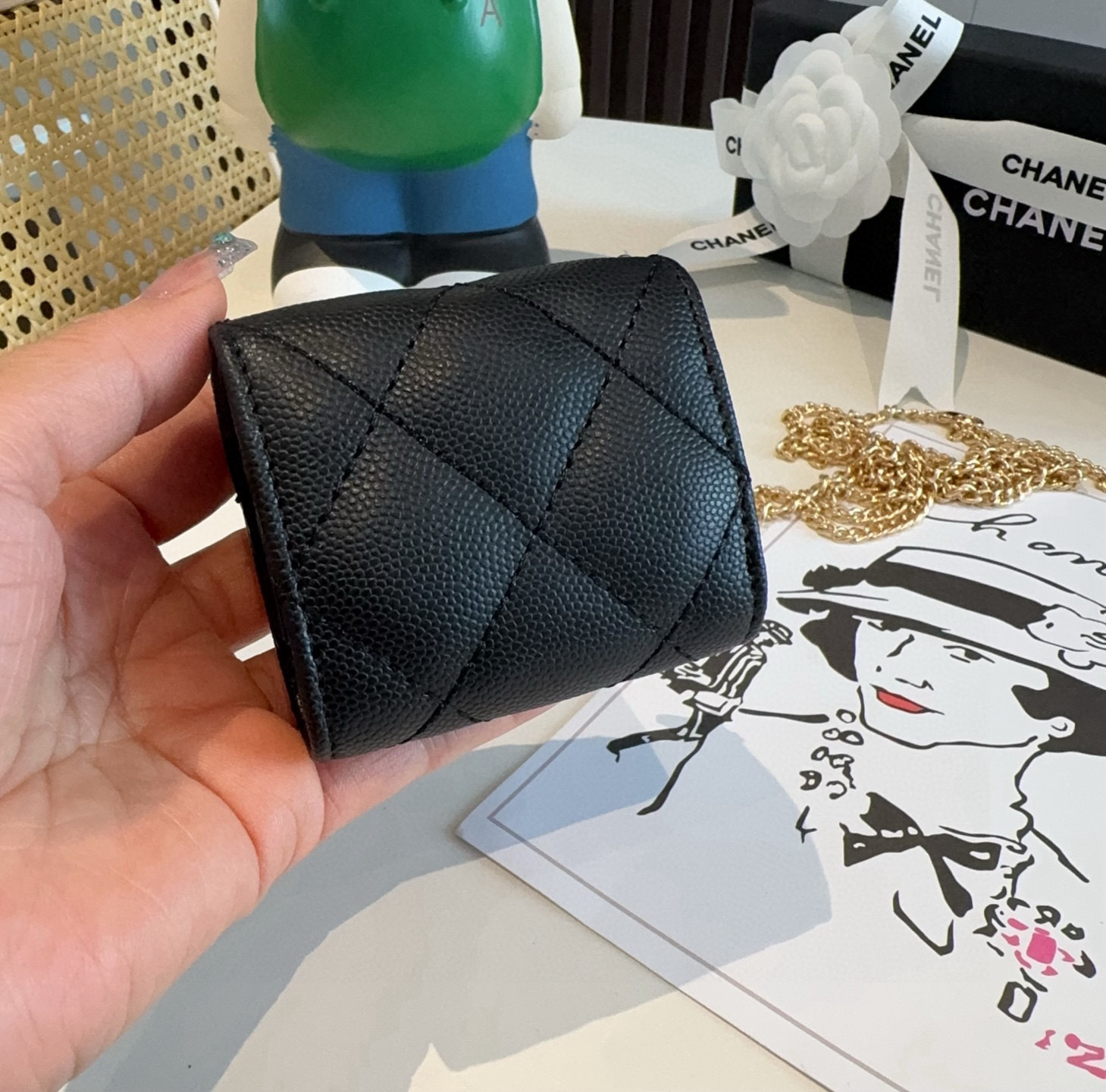 ❤️香奈儿CHANEL经典C3耳机包通用款💥官网11耳机包 
时尚迷你包包，配链条，蓝牙耳机包，包包挂件
