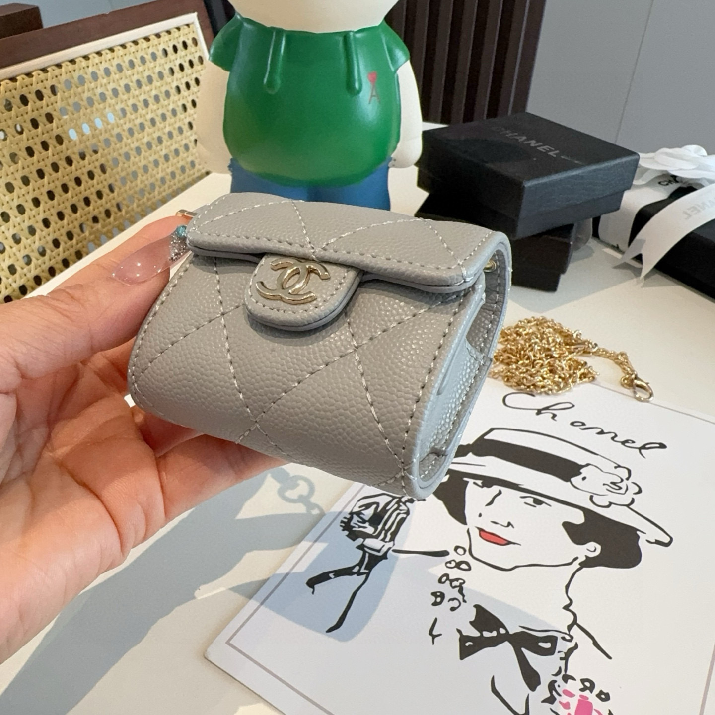 ❤️香奈儿CHANEL经典C3耳机包通用款💥官网11耳机包 
时尚迷你包包，配链条，蓝牙耳机包，包包挂件