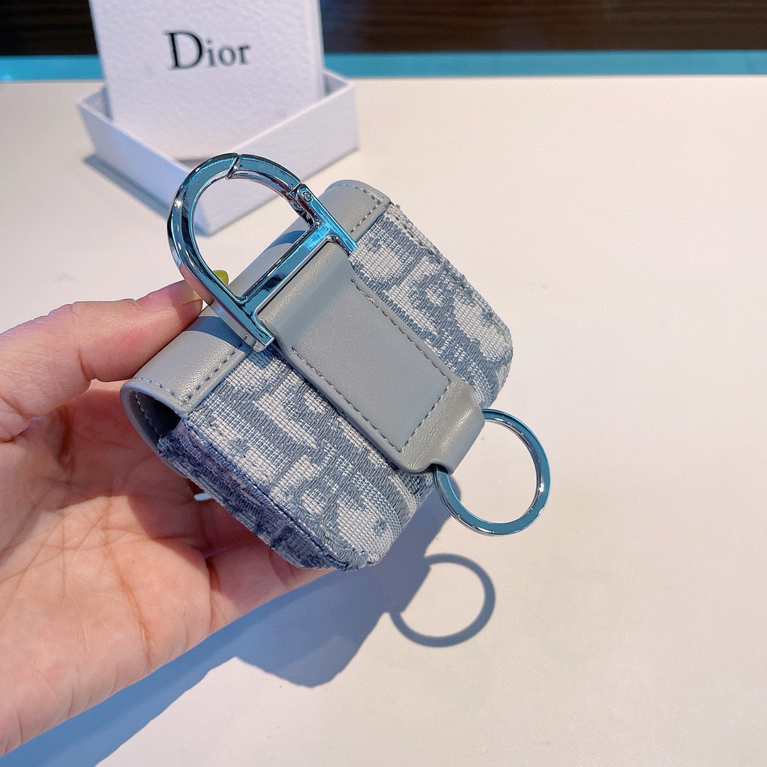  。Dior官网款耳机包，迪奥拼色耳机包，原版五金，一个尺寸73mm*68mm*35mm，适用任何尺寸蓝