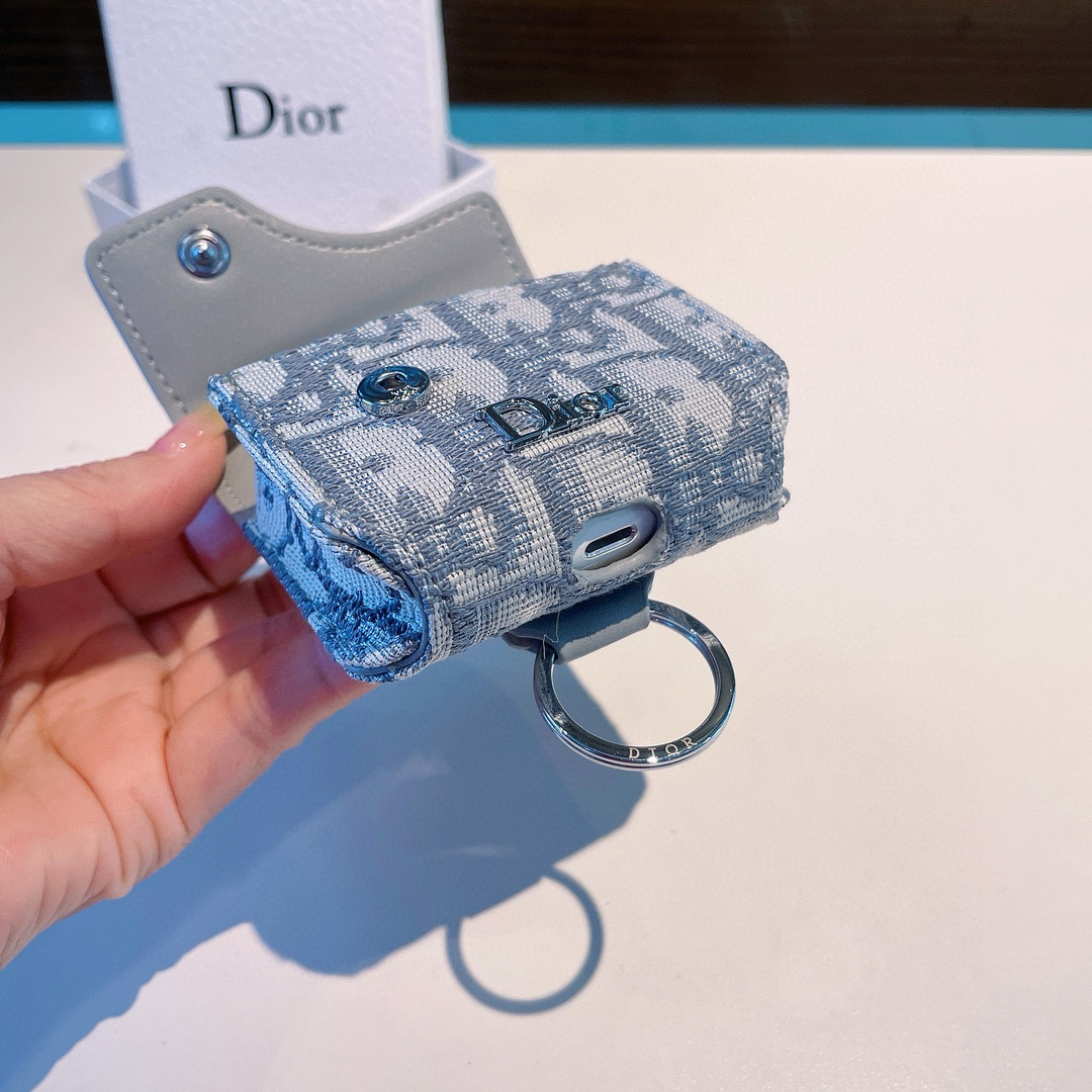  。Dior官网款耳机包，迪奥拼色耳机包，原版五金，一个尺寸73mm*68mm*35mm，适用任何尺寸蓝