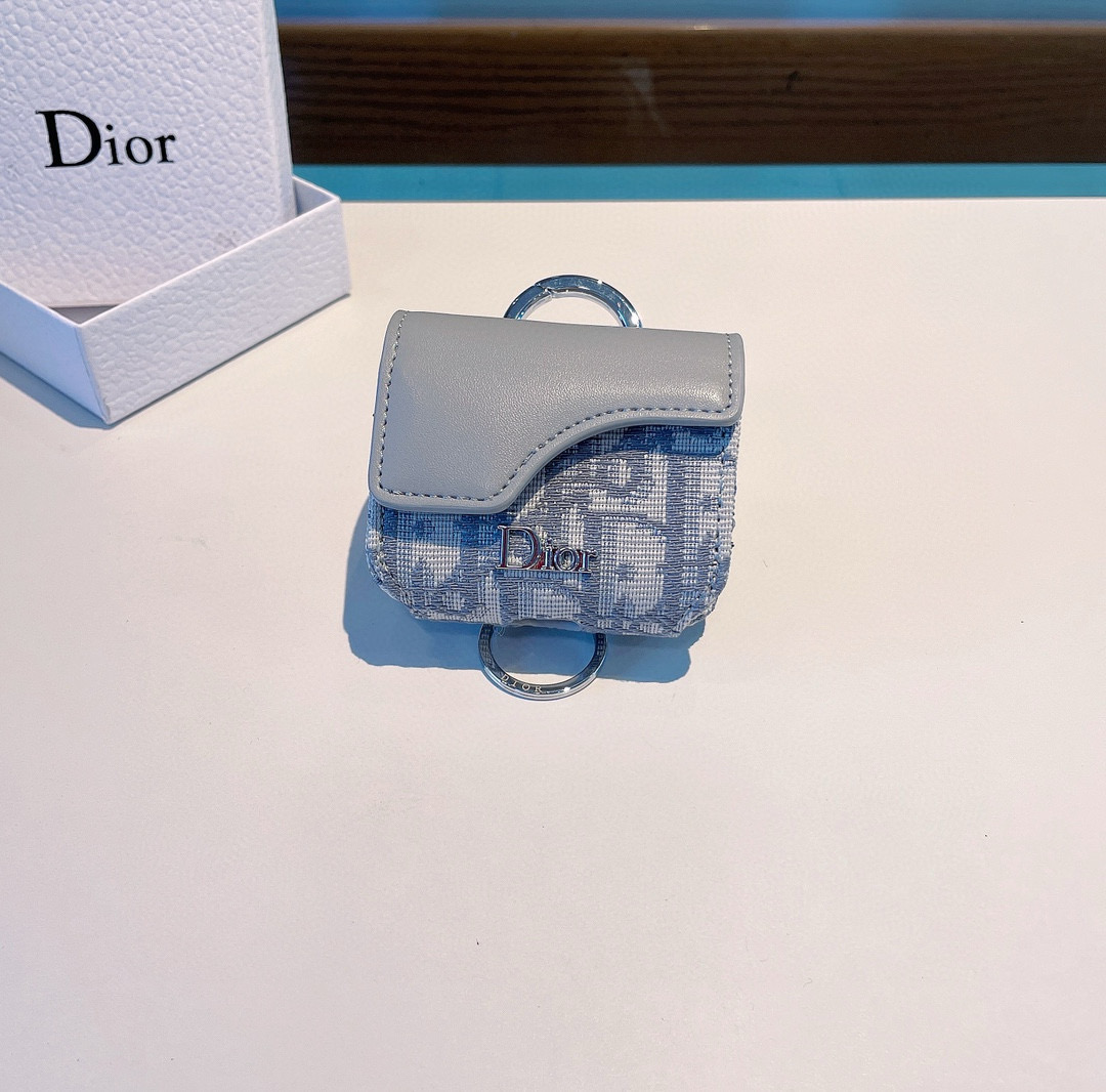  。Dior官网款耳机包，迪奥拼色耳机包，原版五金，一个尺寸73mm*68mm*35mm，适用任何尺寸蓝