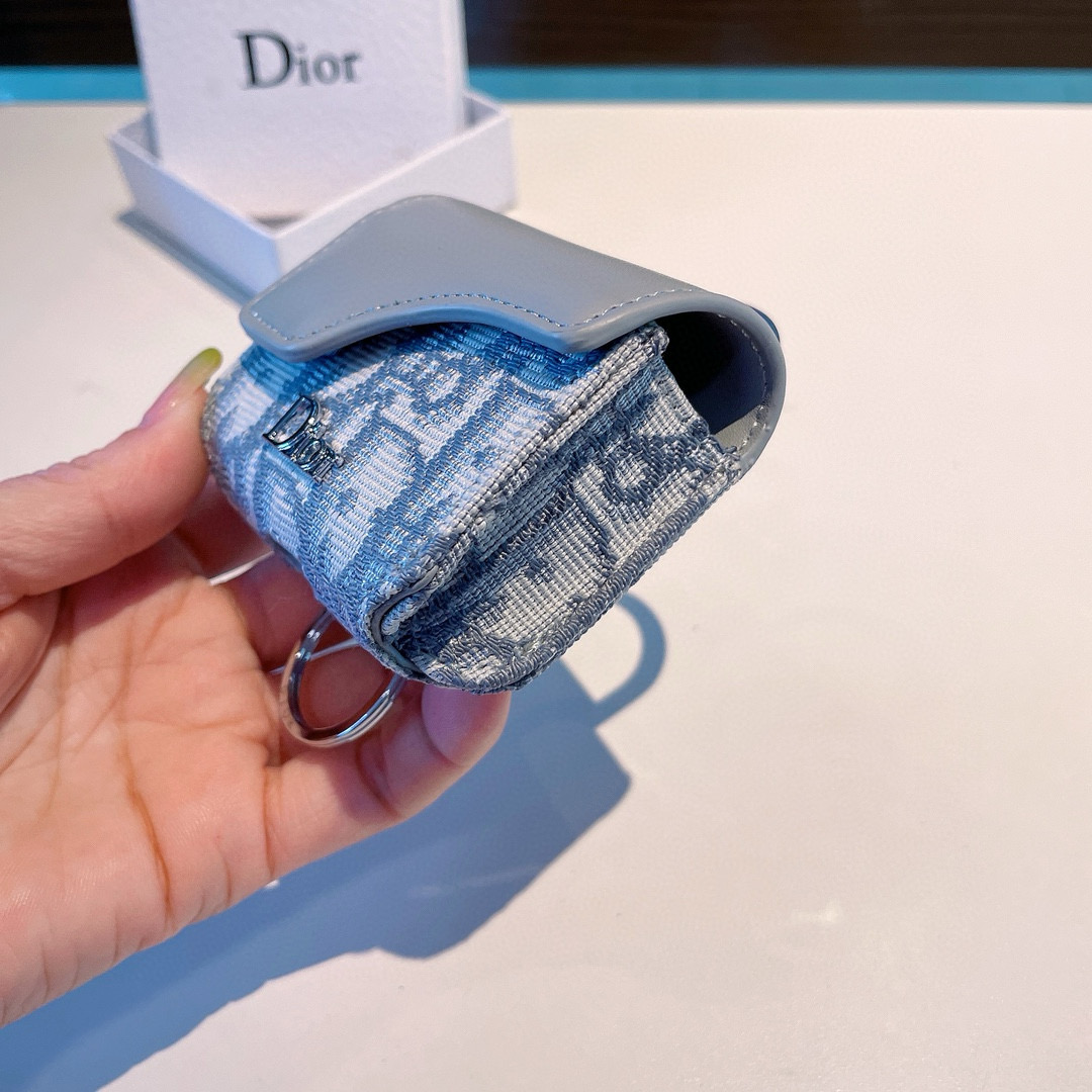  。Dior官网款耳机包，迪奥拼色耳机包，原版五金，一个尺寸73mm*68mm*35mm，适用任何尺寸蓝