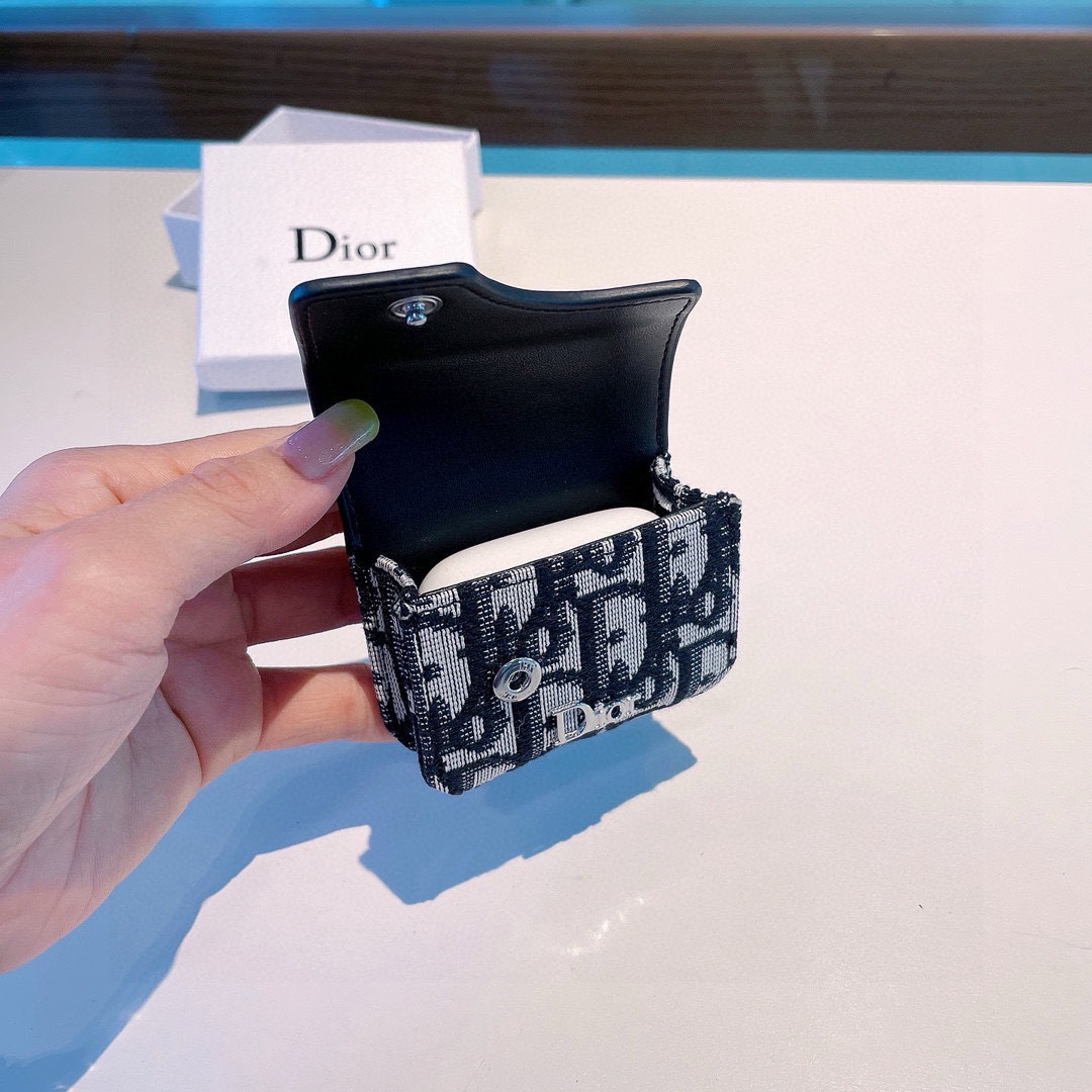  。Dior官网款耳机包，迪奥拼色耳机包，原版五金，一个尺寸73mm*68mm*35mm，适用任何尺寸蓝