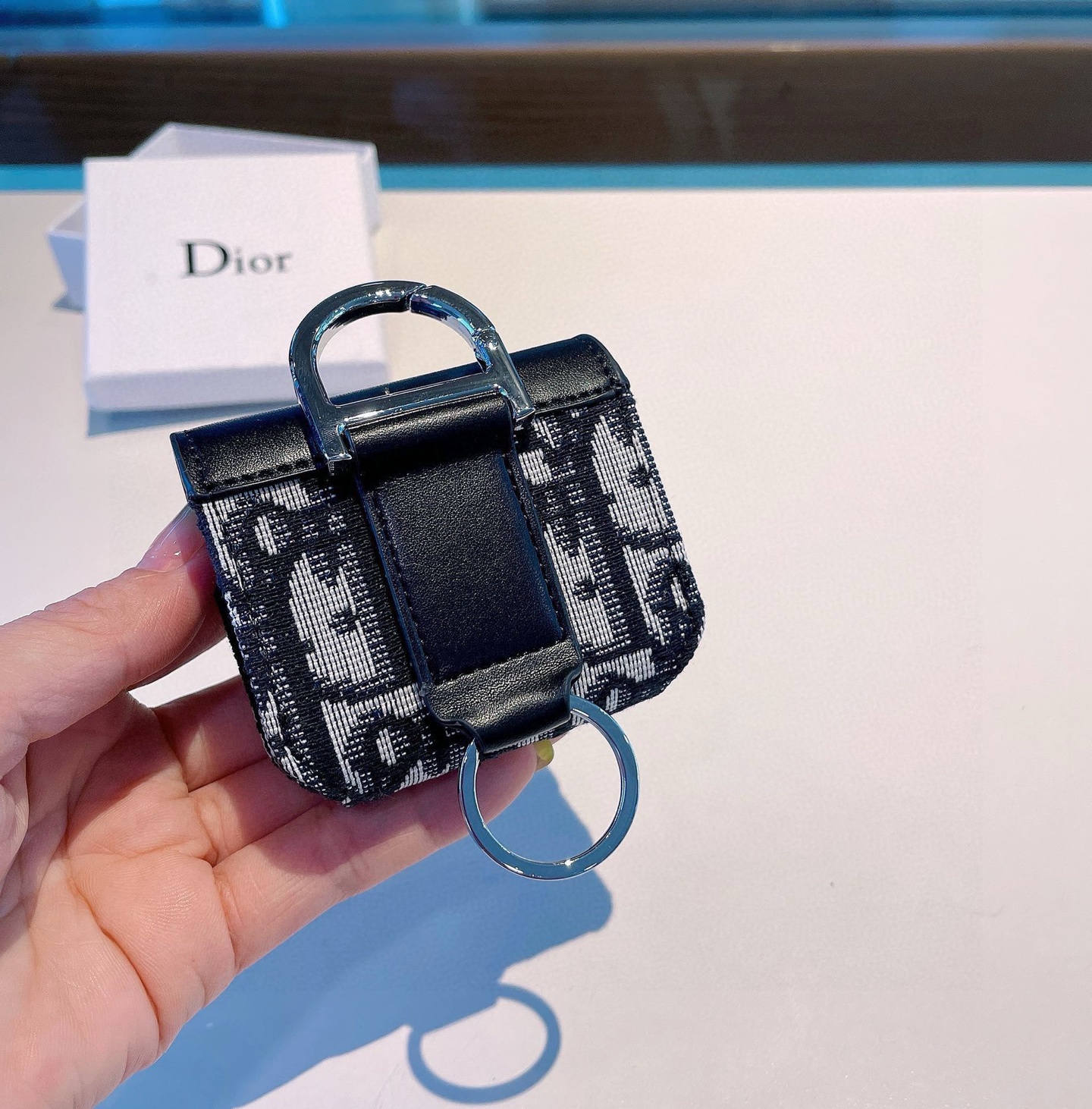  。Dior官网款耳机包，迪奥拼色耳机包，原版五金，一个尺寸73mm*68mm*35mm，适用任何尺寸蓝