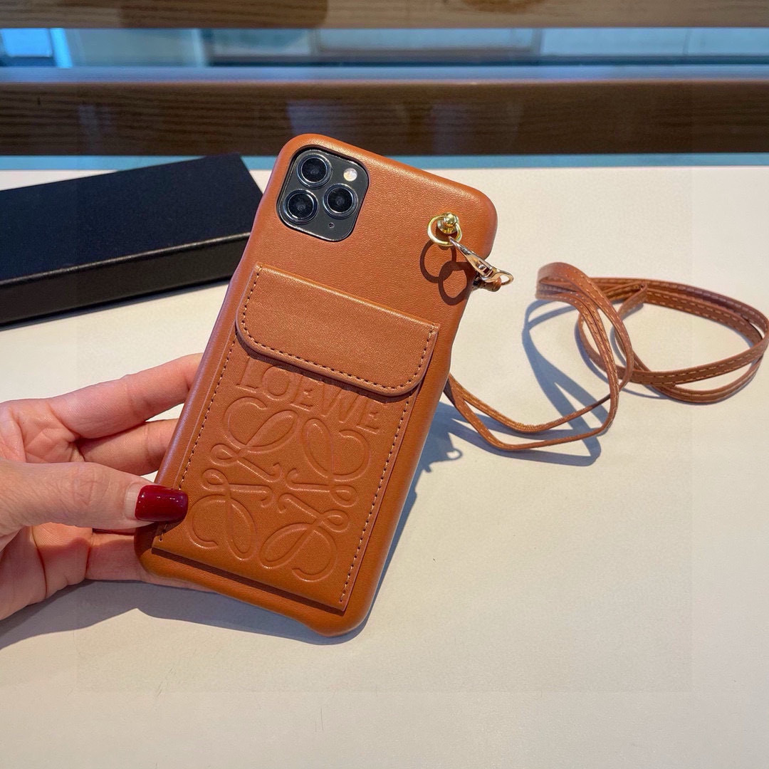 💚💛🖤Loewe罗意威新款卡包手机壳📱插卡配斜挎挂绳 ,高端品质!
型号:为了不出现报错型号,请打开