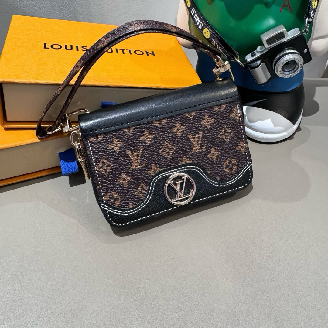  。Lv经典老花牛仔拼色卡包 零钱包 👛耳机🎧包 ✨可装口红💄等Mini小拎包，可挎可拿 可挂腰带上 小