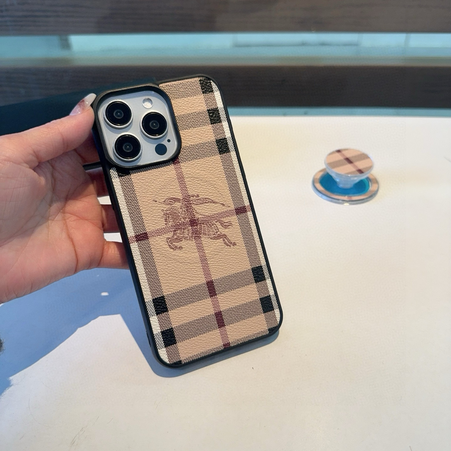 💕✨巴宝莉磁吸手机壳 强磁吸➕logo支架手机壳
型号:为了不出现报错型号,请打开本机查看手机设置显示的
