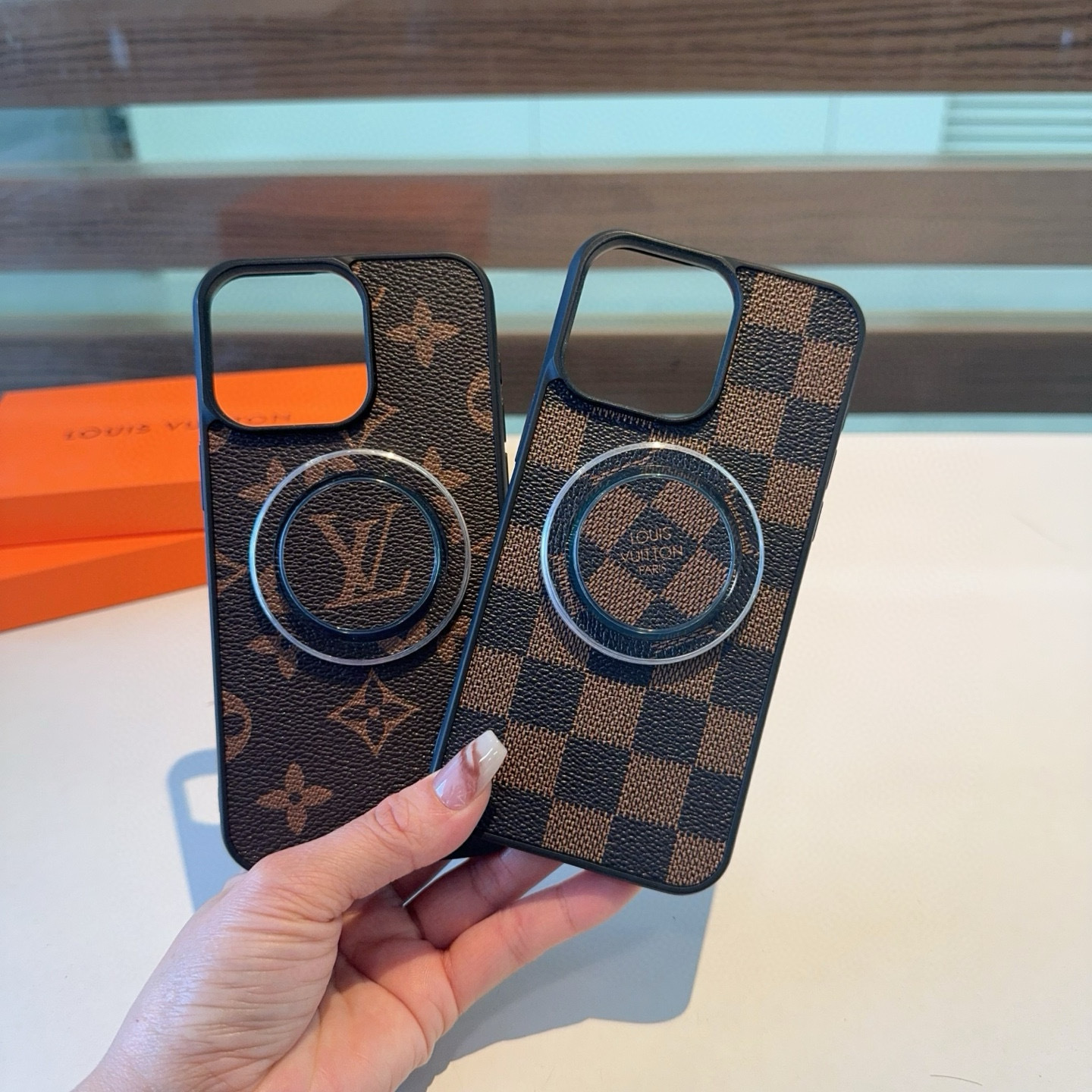 💕✨Lv经典老花手机壳 强磁吸➕logo支架手机壳
型号:为了不出现报错型号,请打开本机查看手机设置显示