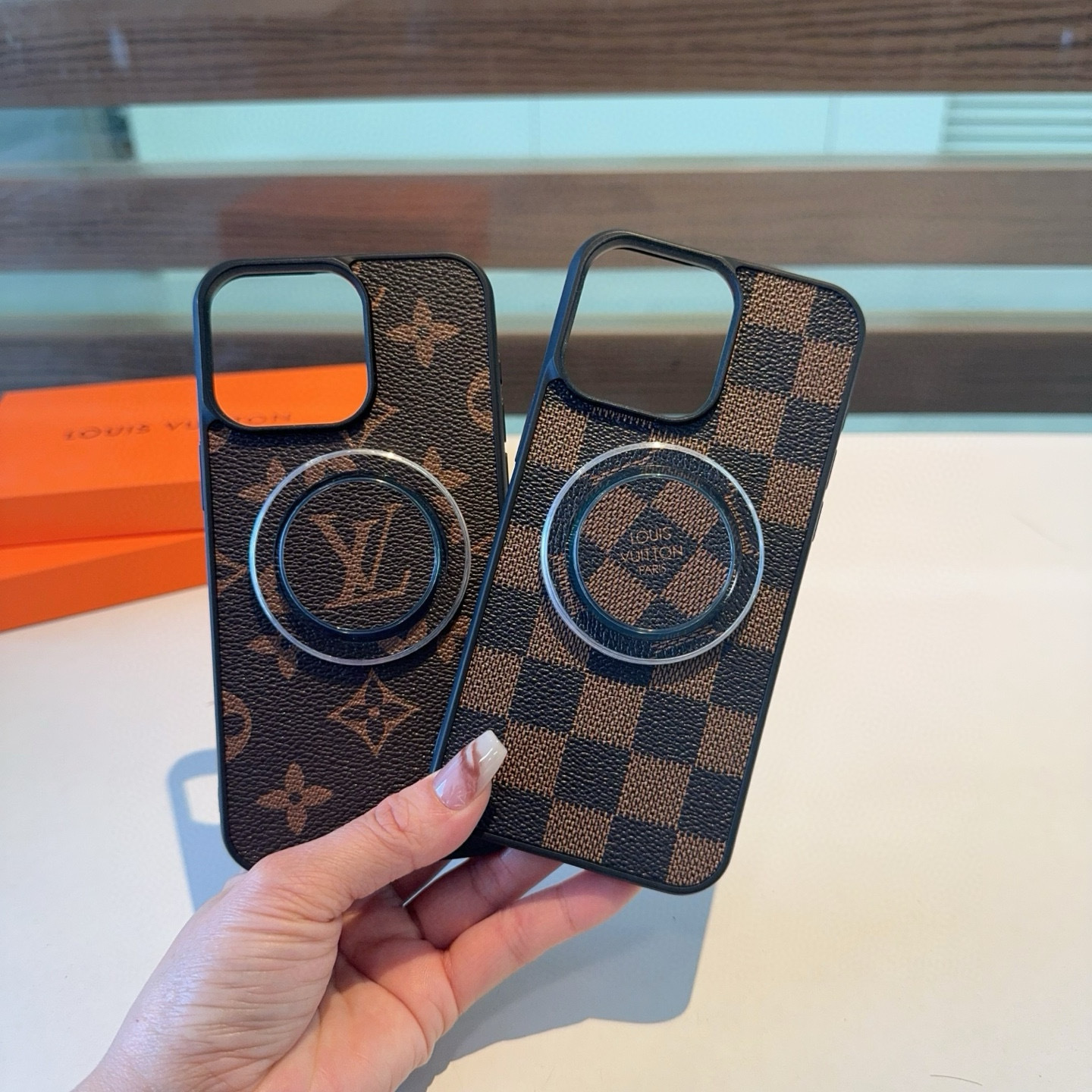 💕✨Lv经典老花手机壳 强磁吸➕logo支架手机壳
型号:为了不出现报错型号,请打开本机查看手机设置显示